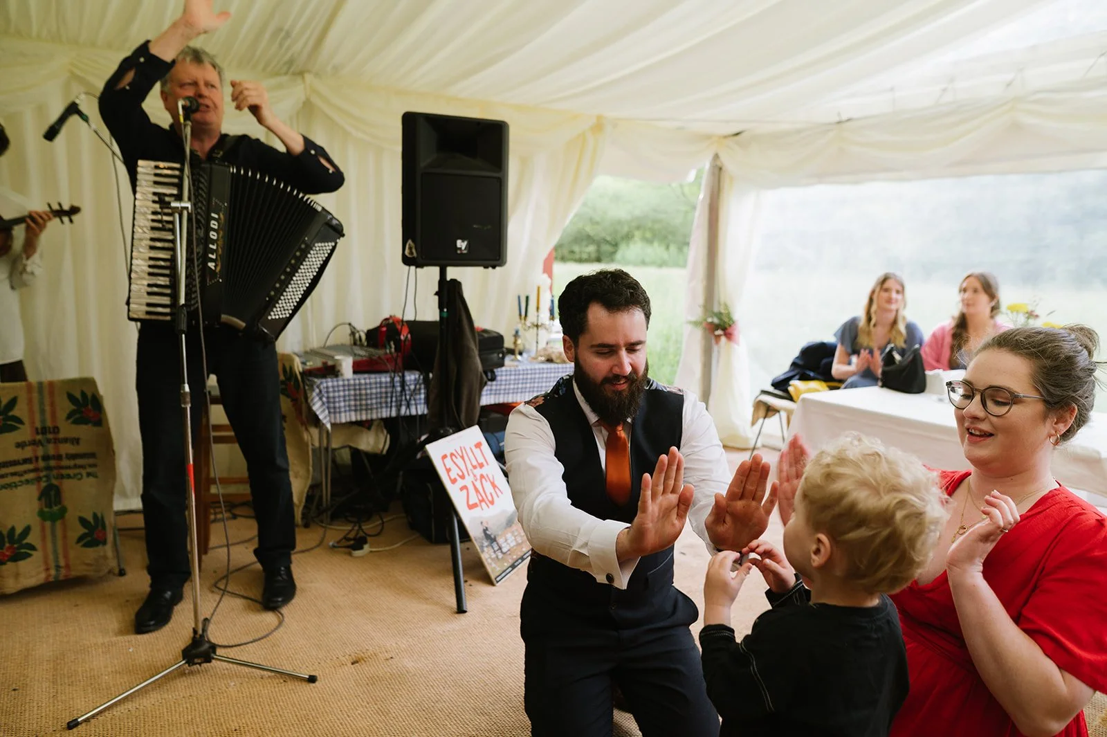 66 caernarfon wedding photographer.jpg