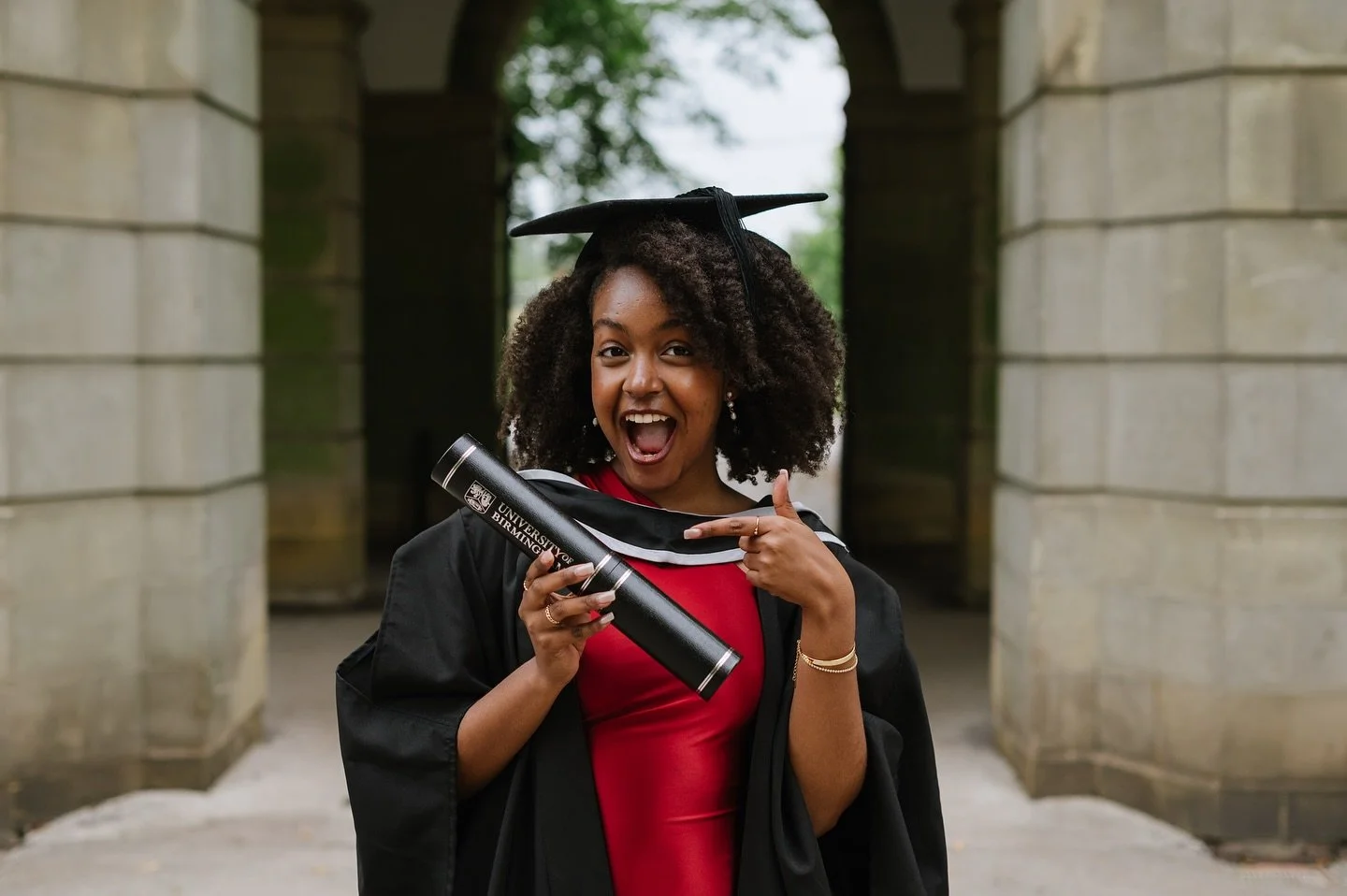 What a great feeling to celebrate your graduation walking round campus on a sunny day. Loved meeting Savannah to take some relaxed graduation portraits at the University of Birmingham.