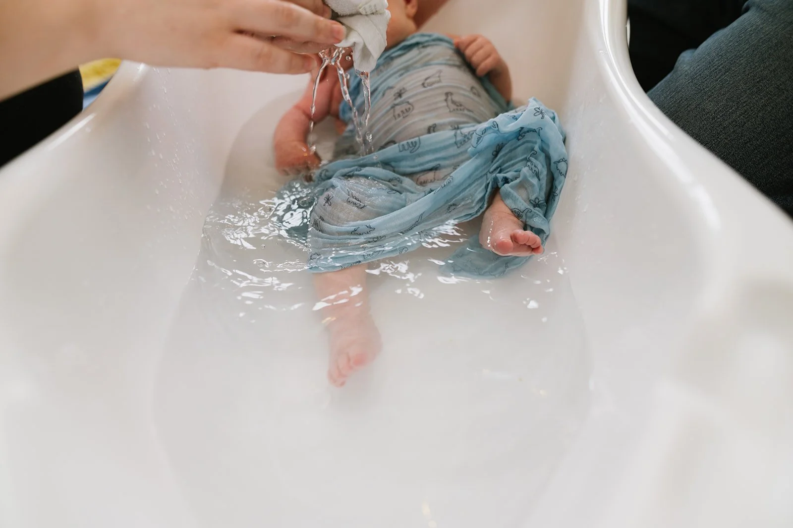 044 baby relaxed family photos at home coventry.jpg