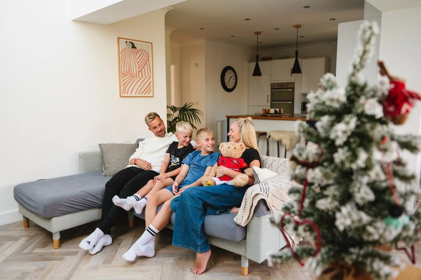 Malc met Ezra&rsquo;s wonderful family while photographing for the Acorns Children&rsquo;s Hospice Christmas Appeal. 🎄

Acorns provide children with specialist care and families the support they desperately need.
 
We&rsquo;re so grateful to get to 