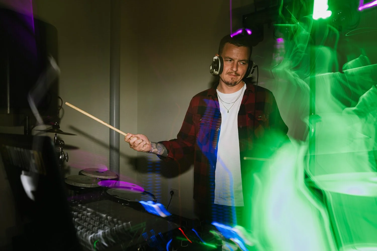 2 swallows nest barn wedding two tone dj and drums.jpg