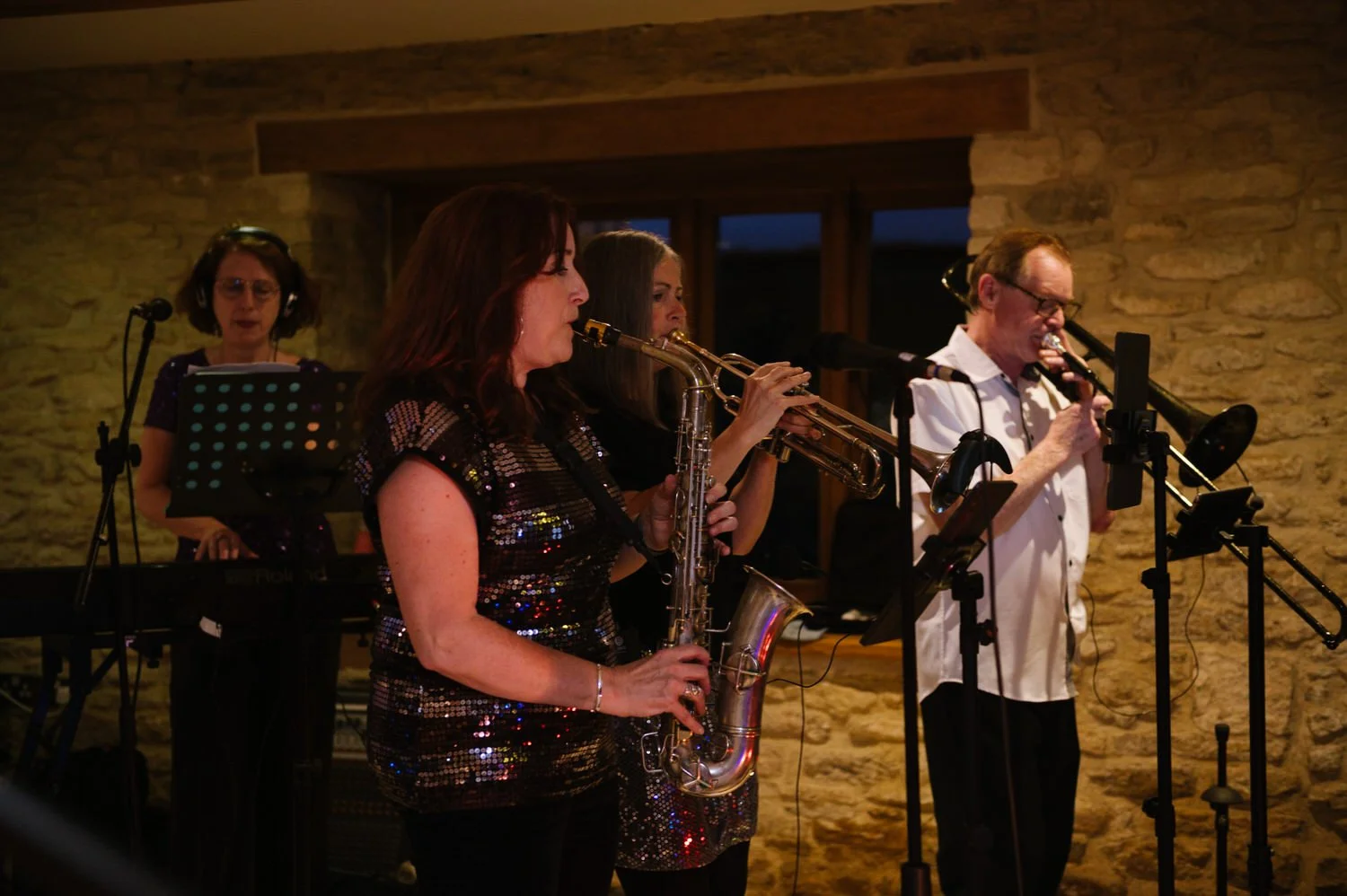 6 kingscote barn cotswolds wedding photographer.jpg