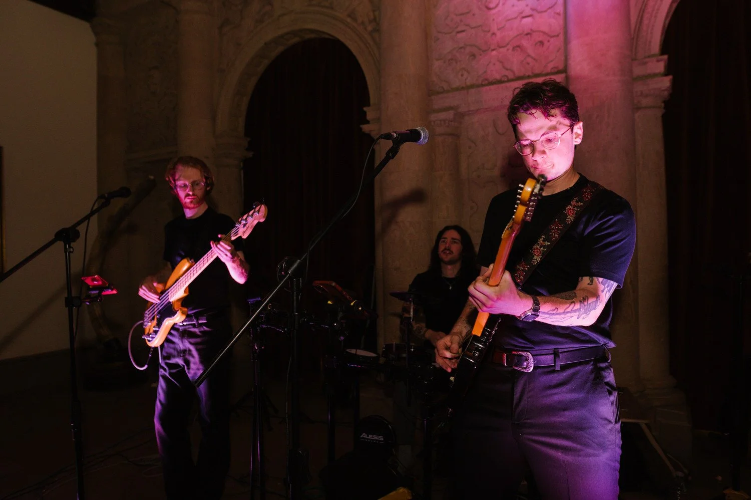 6 wollaton hall nottingham wedding photographer.jpg