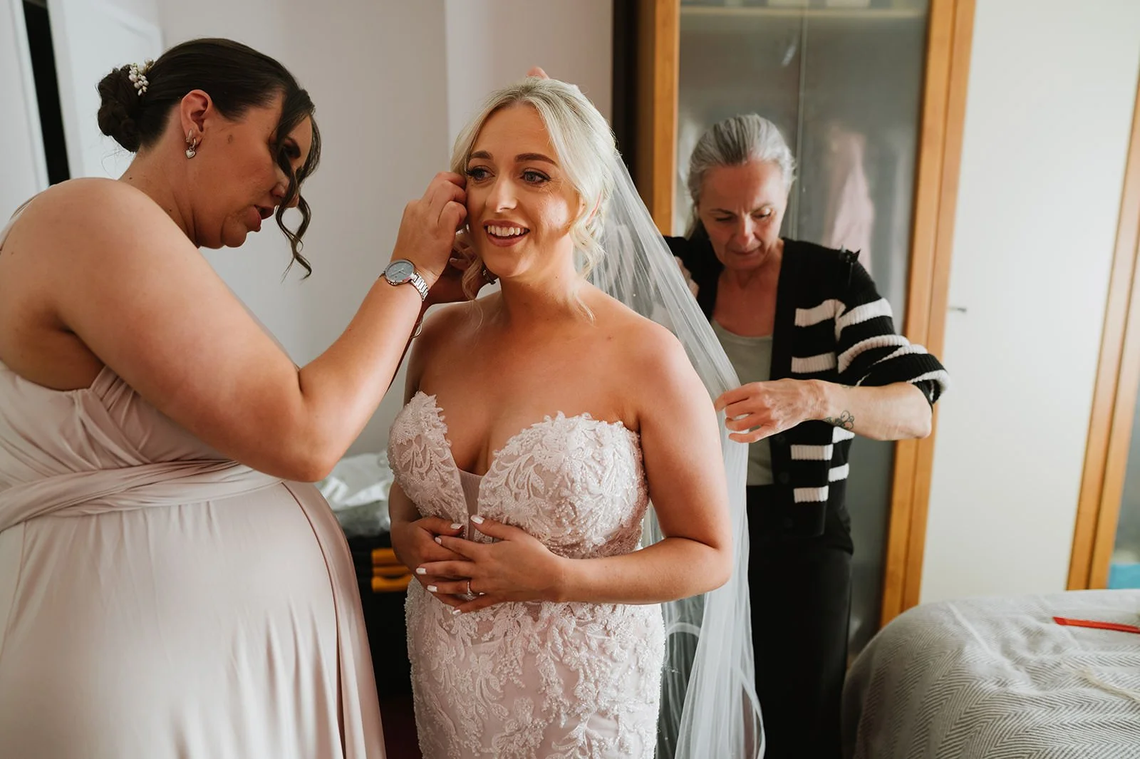 9 bilston brook lichfield wedding photographer.jpg