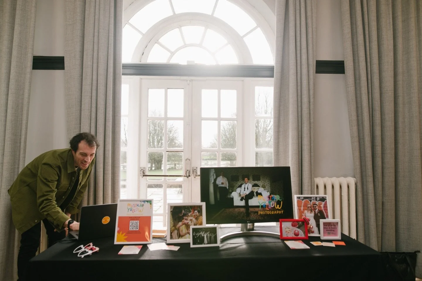 Went to our first wedding fair, met loads of gorgeous couples and delicious vendors. Loved it especially because Malc got to chat to people all day which is what he loves best. 

Thanks for having us @rowheathpavilion! Great to meet you @mcmcanapefoo