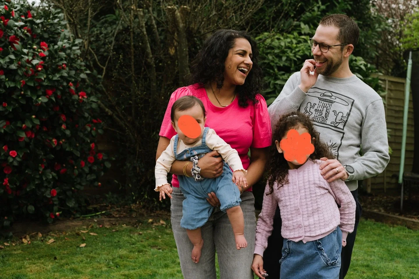 Sunday afternoon at home. I love family sessions!  It was so special to be back with this family. We read stories on the sofa, played the piano and had fun in the garden. Just normal weekend life captured as family memories.

Their 7 year old got som