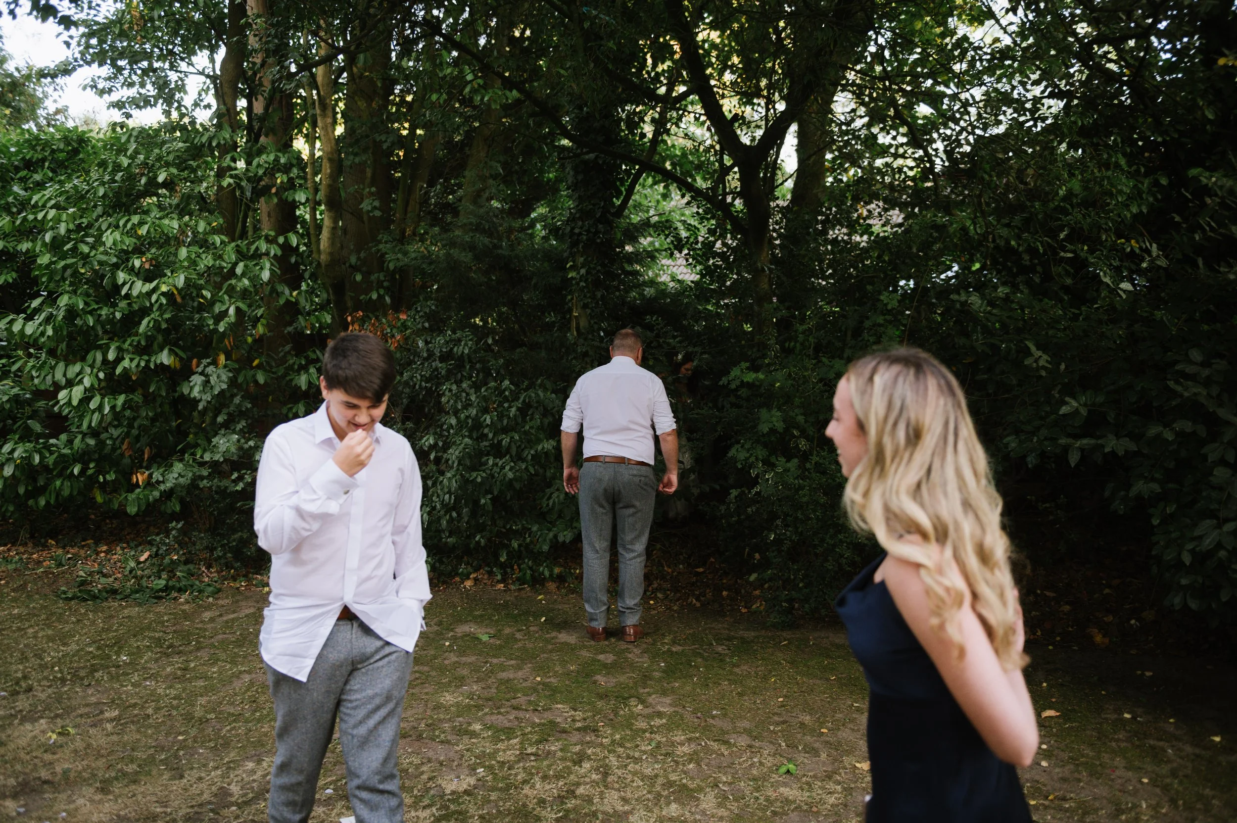 24 a fun wedding tip redditch photographer.jpg
