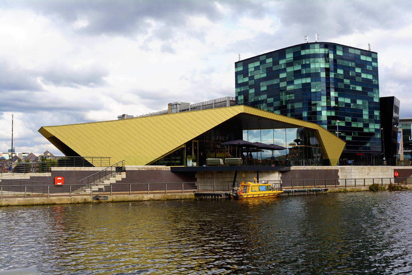 elZinc® Rainbow It Doesn’t Have to Be Grey — Exterior