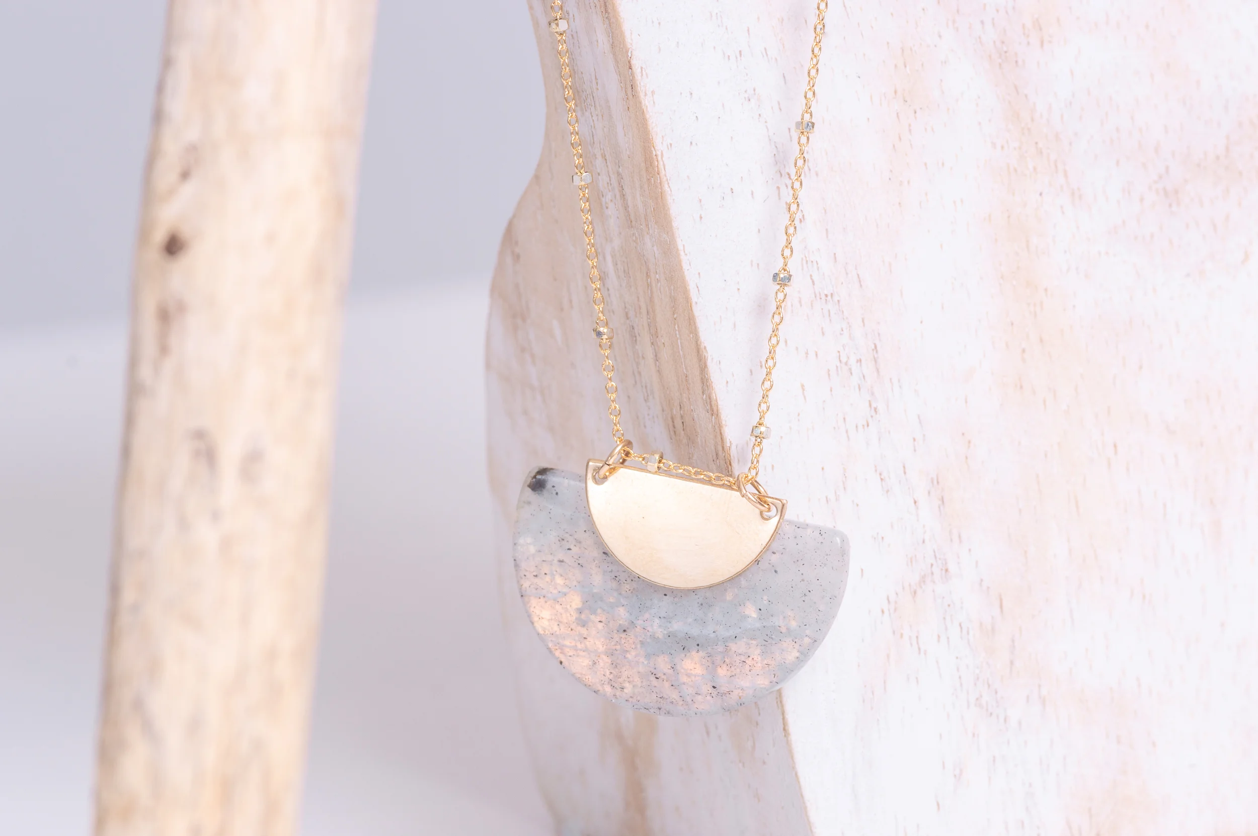 Brazil necklace with a large natural Moonstone and natural golden reflection. 