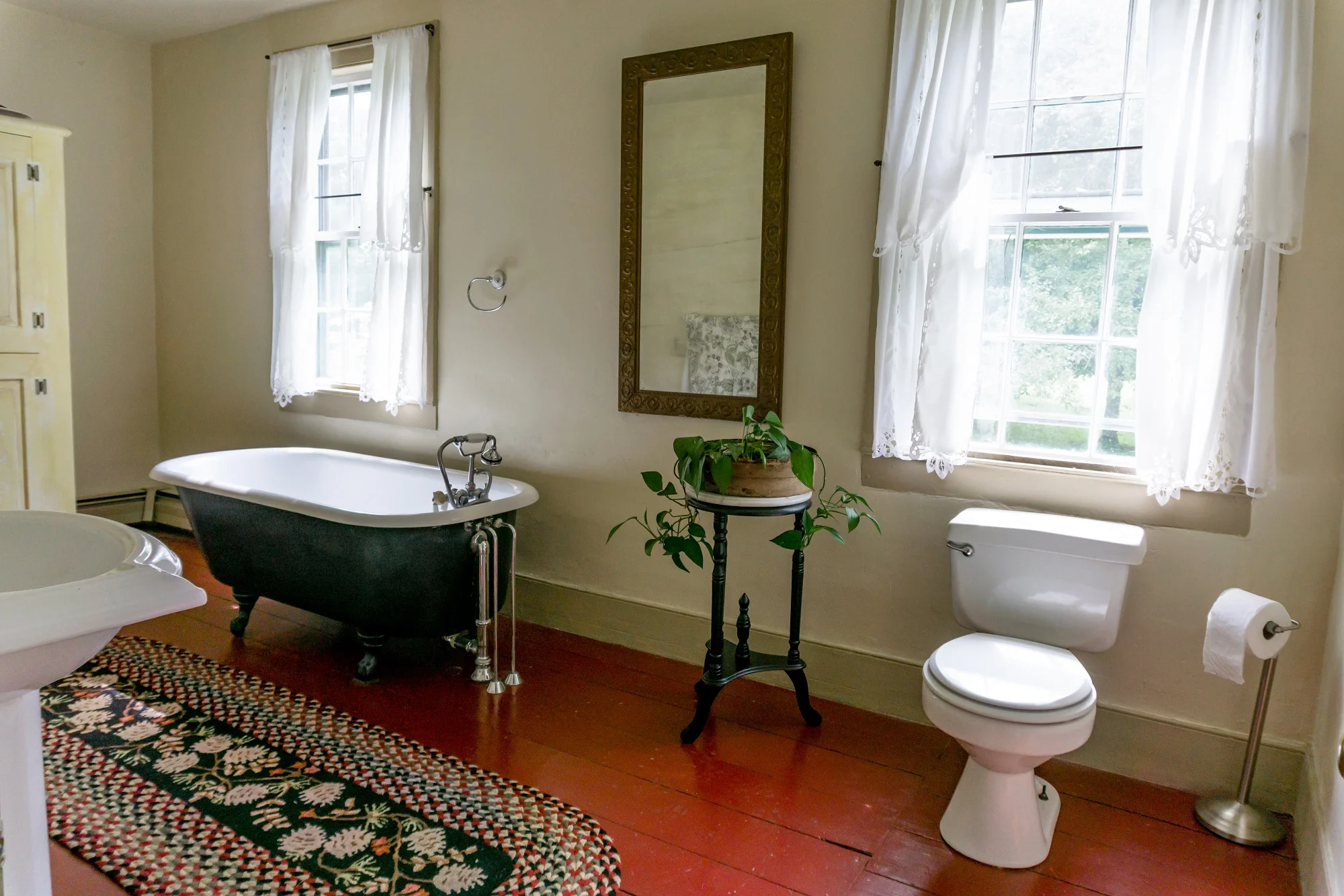 Mill-Cottage-Bath-W.jpg
