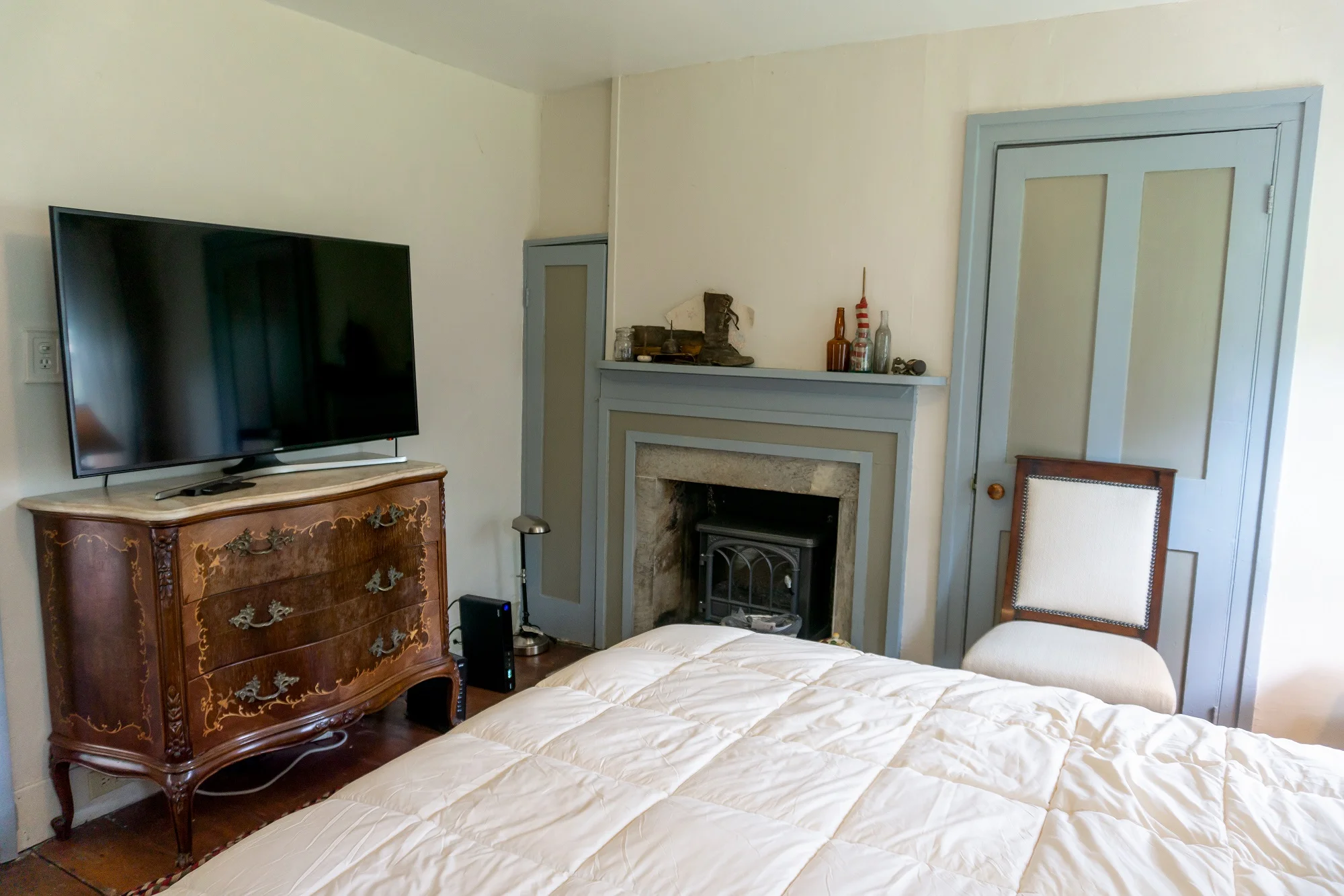 Mill-Cottage-DwnBed-W.jpg