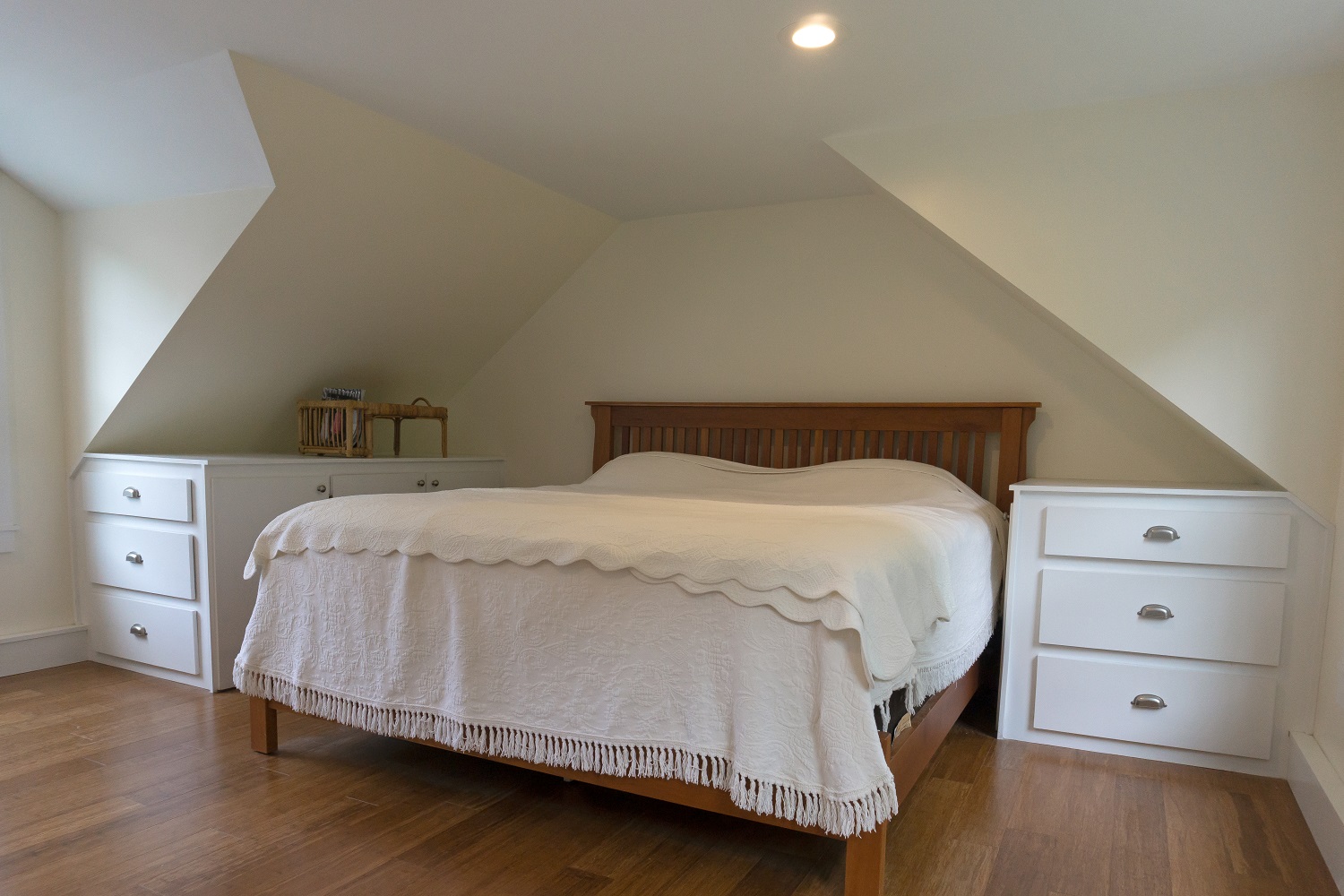 Mill-GreenH-bedroom3-W.jpg