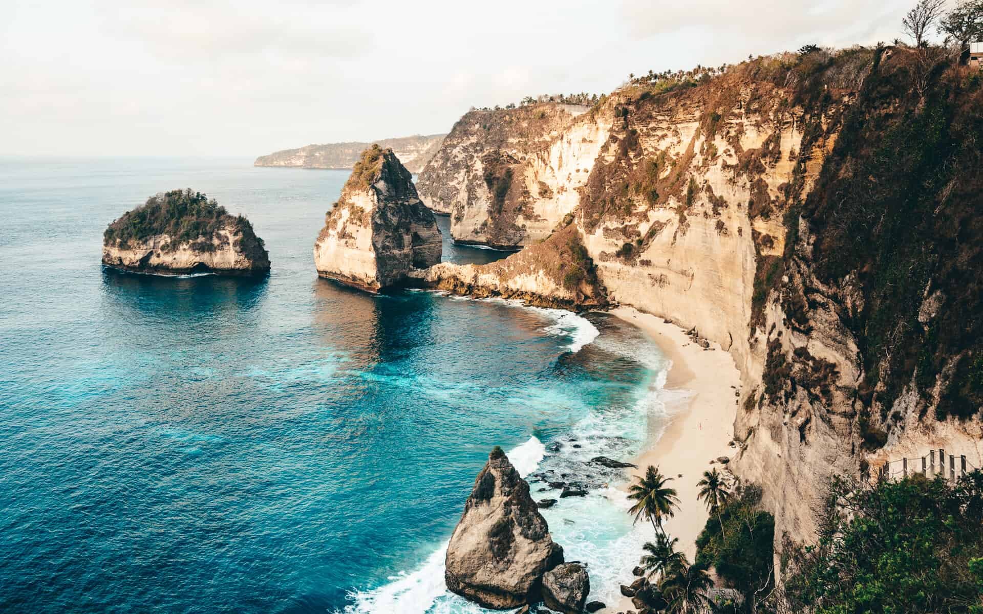 nusa-penida-diamond-beach.jpg