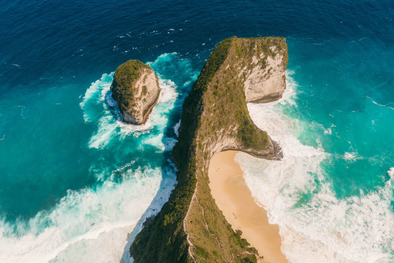 kelingking-beach-DJI_0185-2.jpg