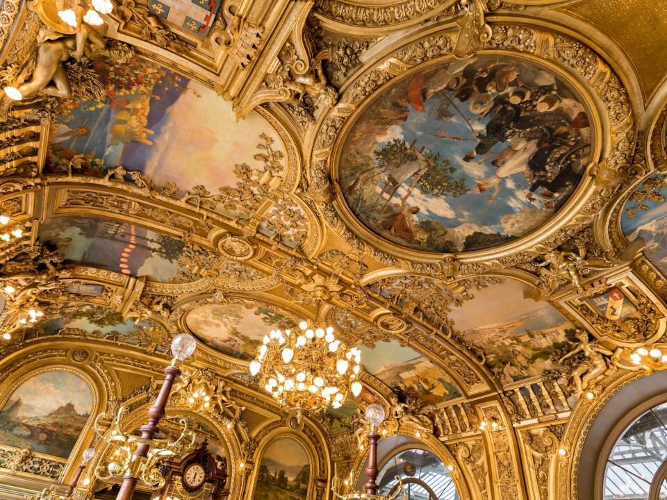 le train bleu close details of wall ceiling paintings