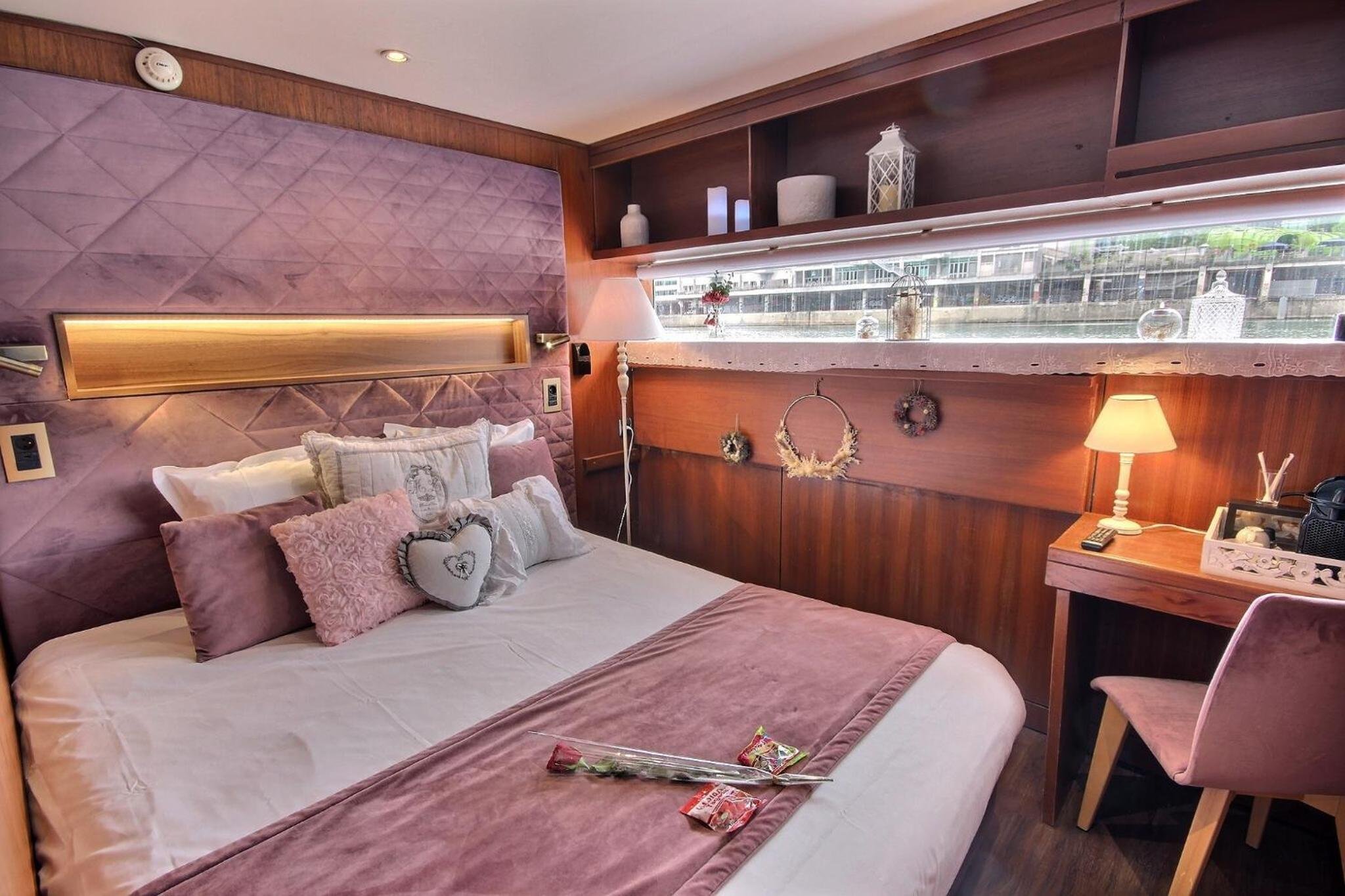 VIP Paris yacht room.jpeg