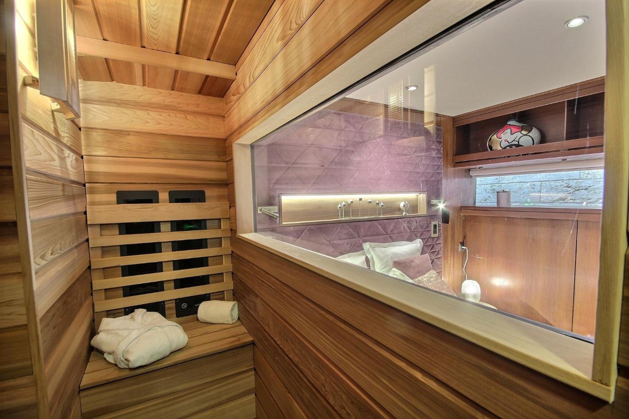VIP Paris yacht sauna.jpeg