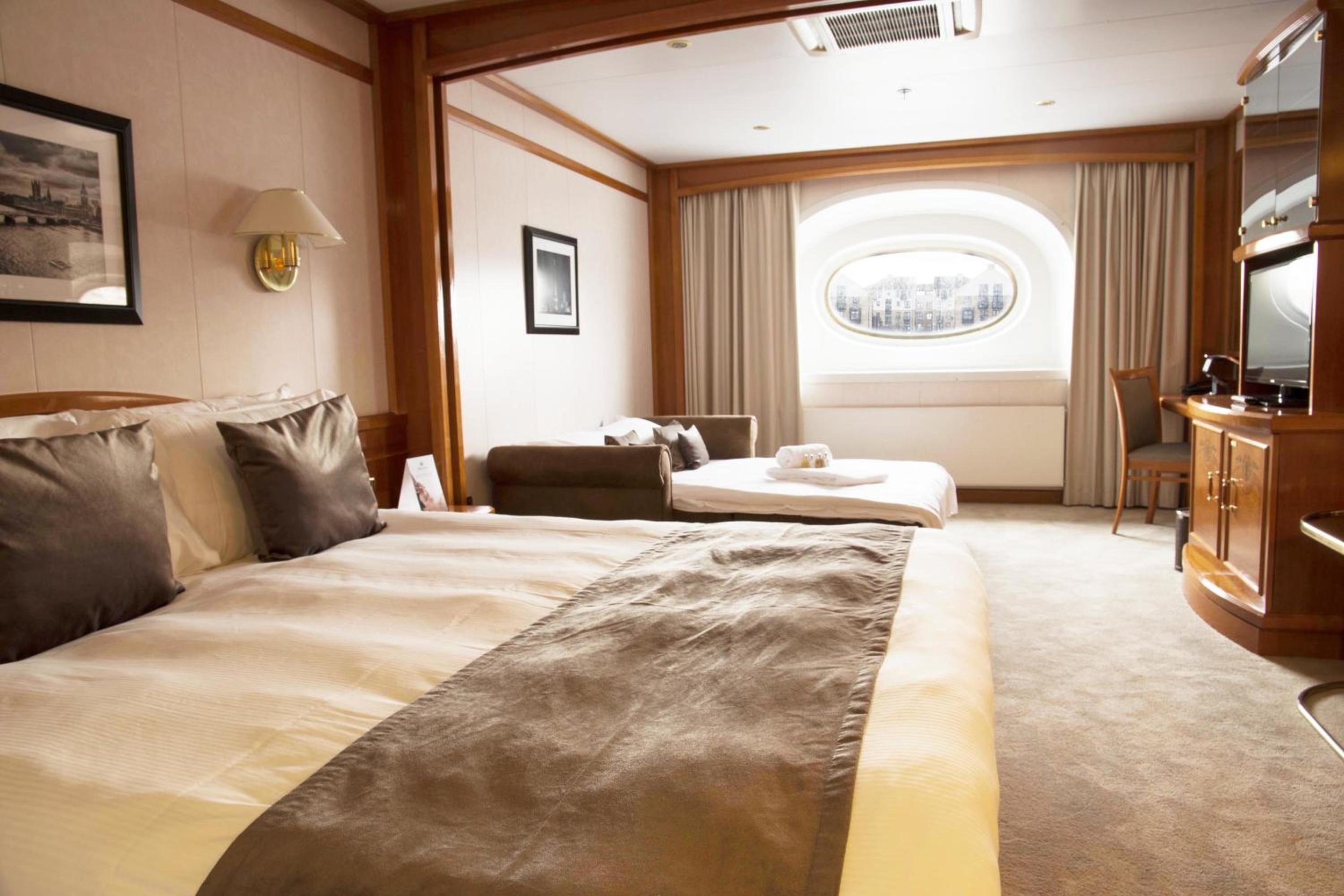 Sunborn London Yacht Hotel room.jpeg
