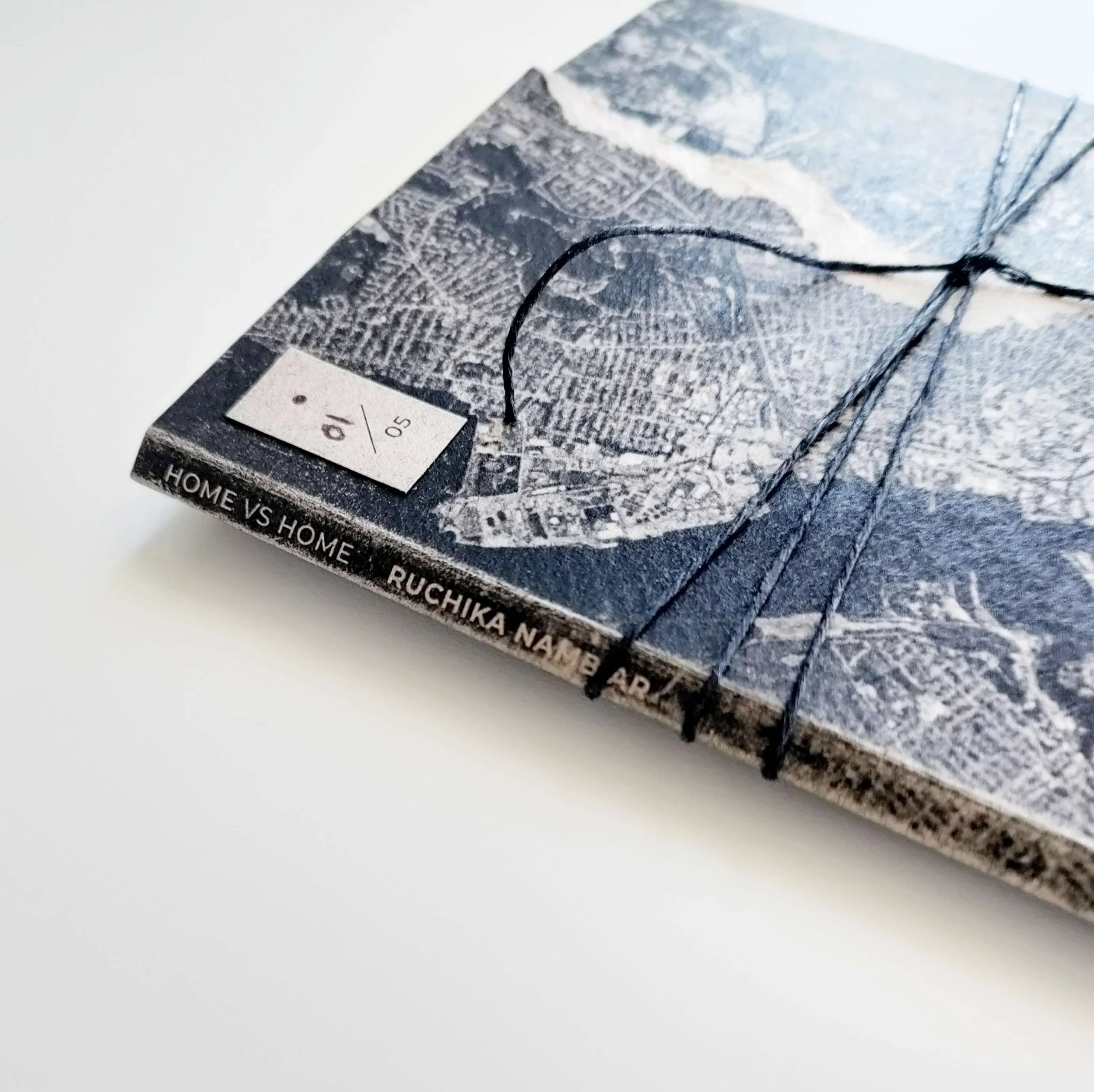 ruchikanambiar-homevshome-artistbook2.jpeg