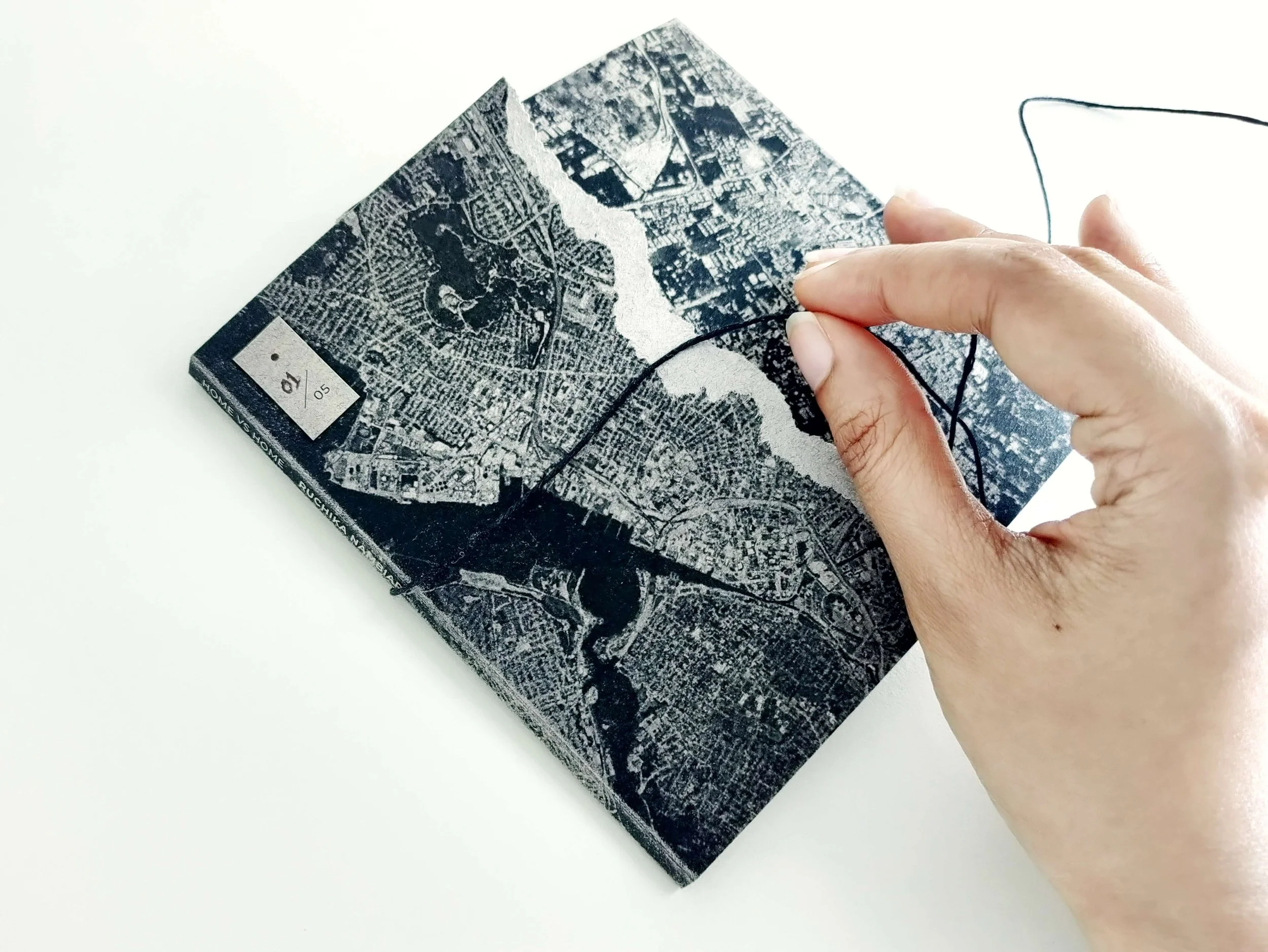 ruchikanambiar-homevshome-artistbook15.jpeg