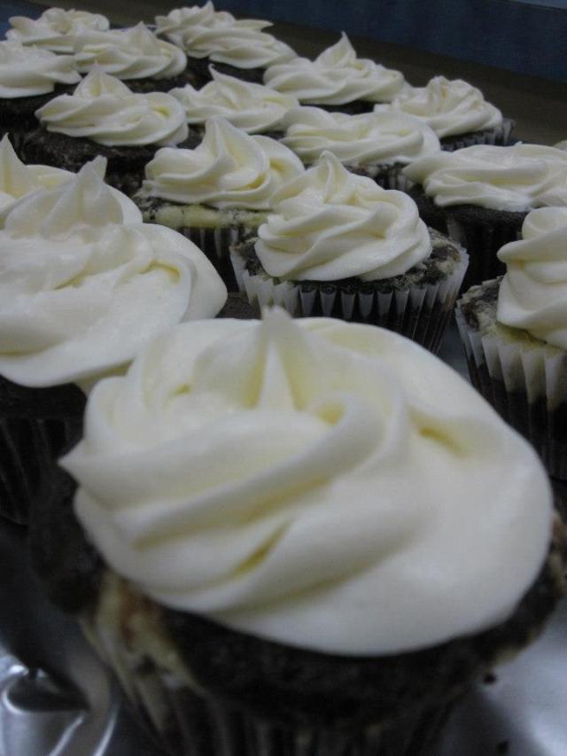 cupcakes-togehter.jpg