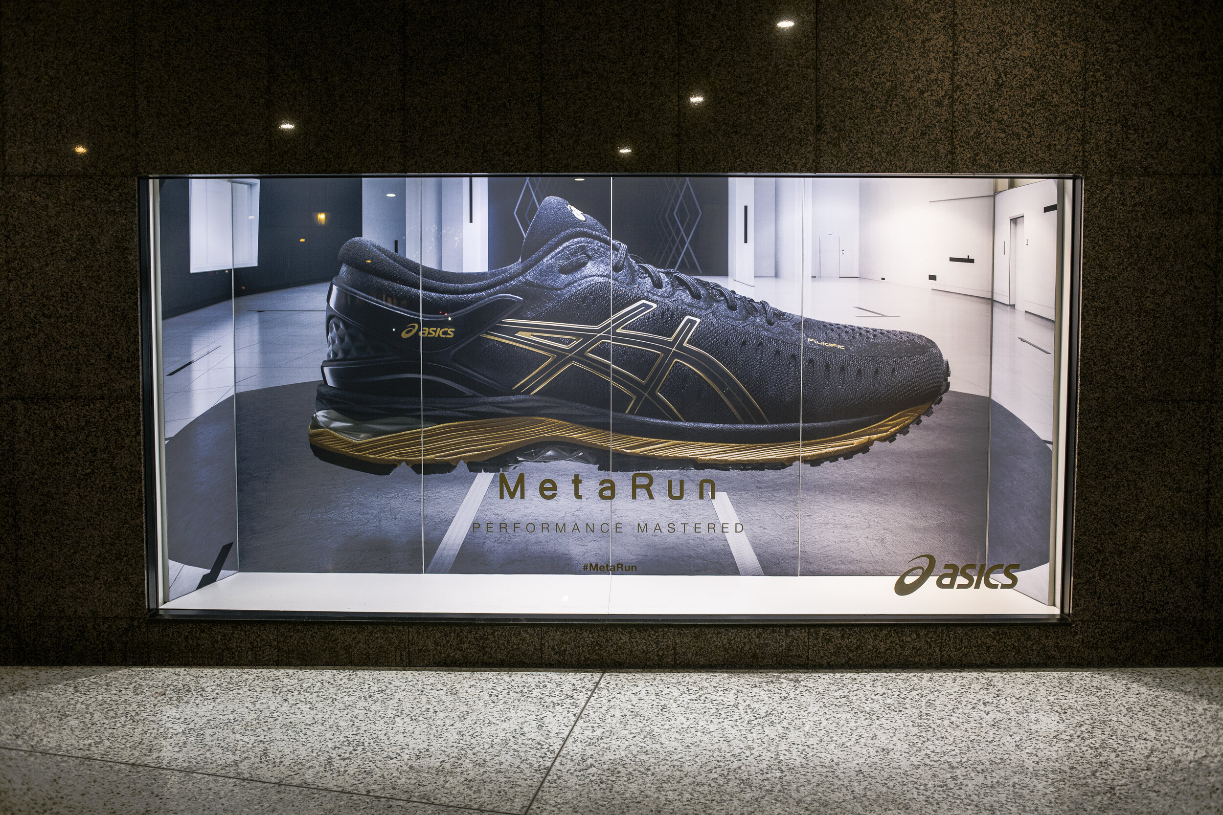 tony_bartolucci_asics_metarun_retail_window_night.jpg