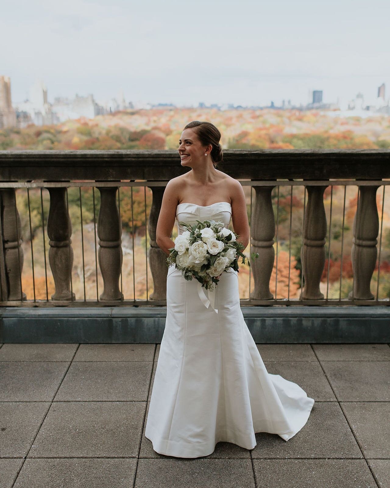 Happy Fall!  I miss New York in the fall and the gorgeous fall colors of Central Park.
 

Planning  @pinkbowtienyc
Ceremony  @stpatrickscathedral
Reception  @newyorkac
Photo  @taylorlenci
Floral  @denisefasanello
Rentals  @smithpartyrentals
Lighting 