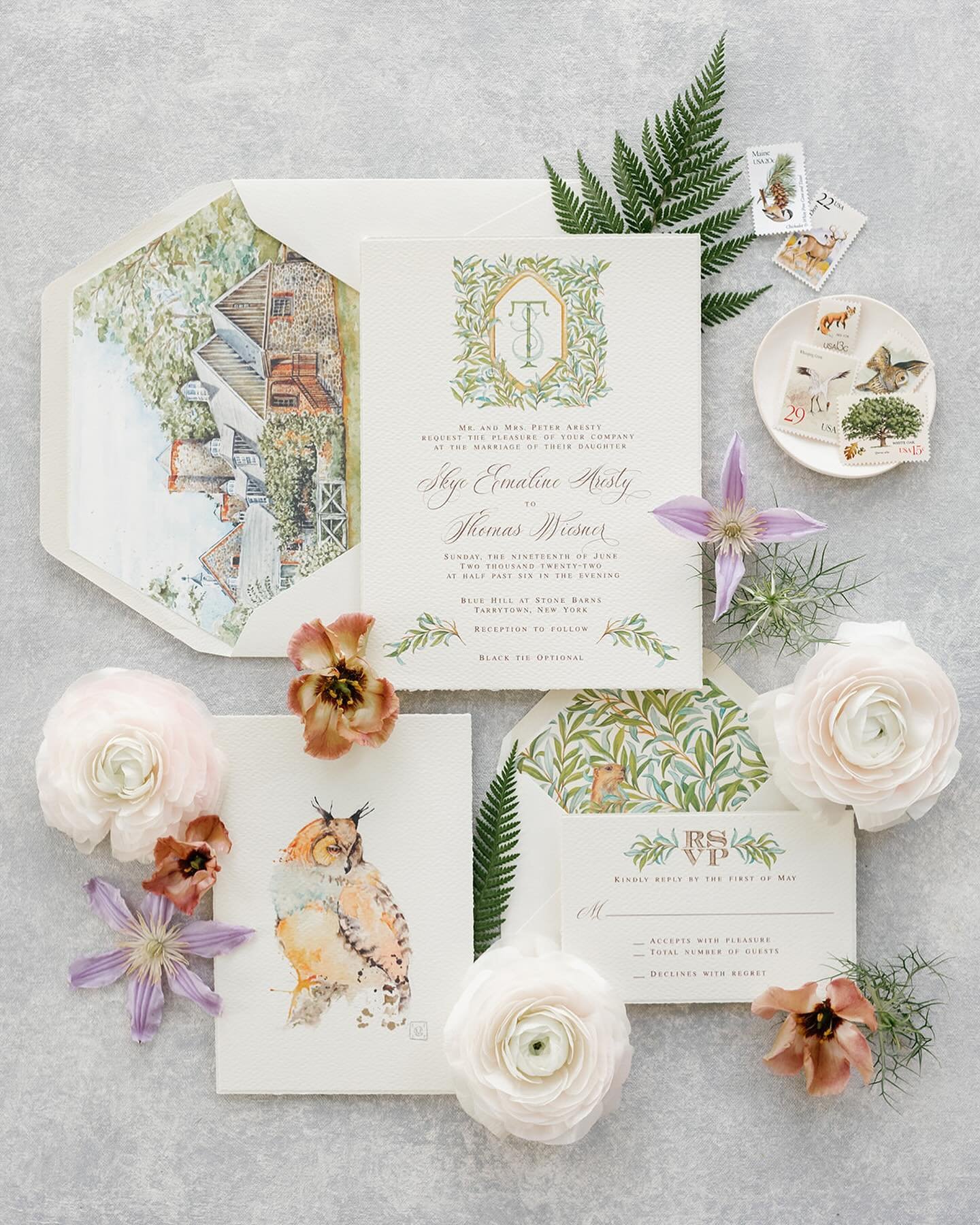 One of the most beautiful suites by @champagnemaker - full gallery coming soon on my website!

Planner: @pinkbowtienyc 
Venue: @bluehillfarm 
Photo: @elenawolfe 
Video: @mikezhufilms 
Paper: @champagnemaker 
Florist: @denisefasanello 
Rentals: @party