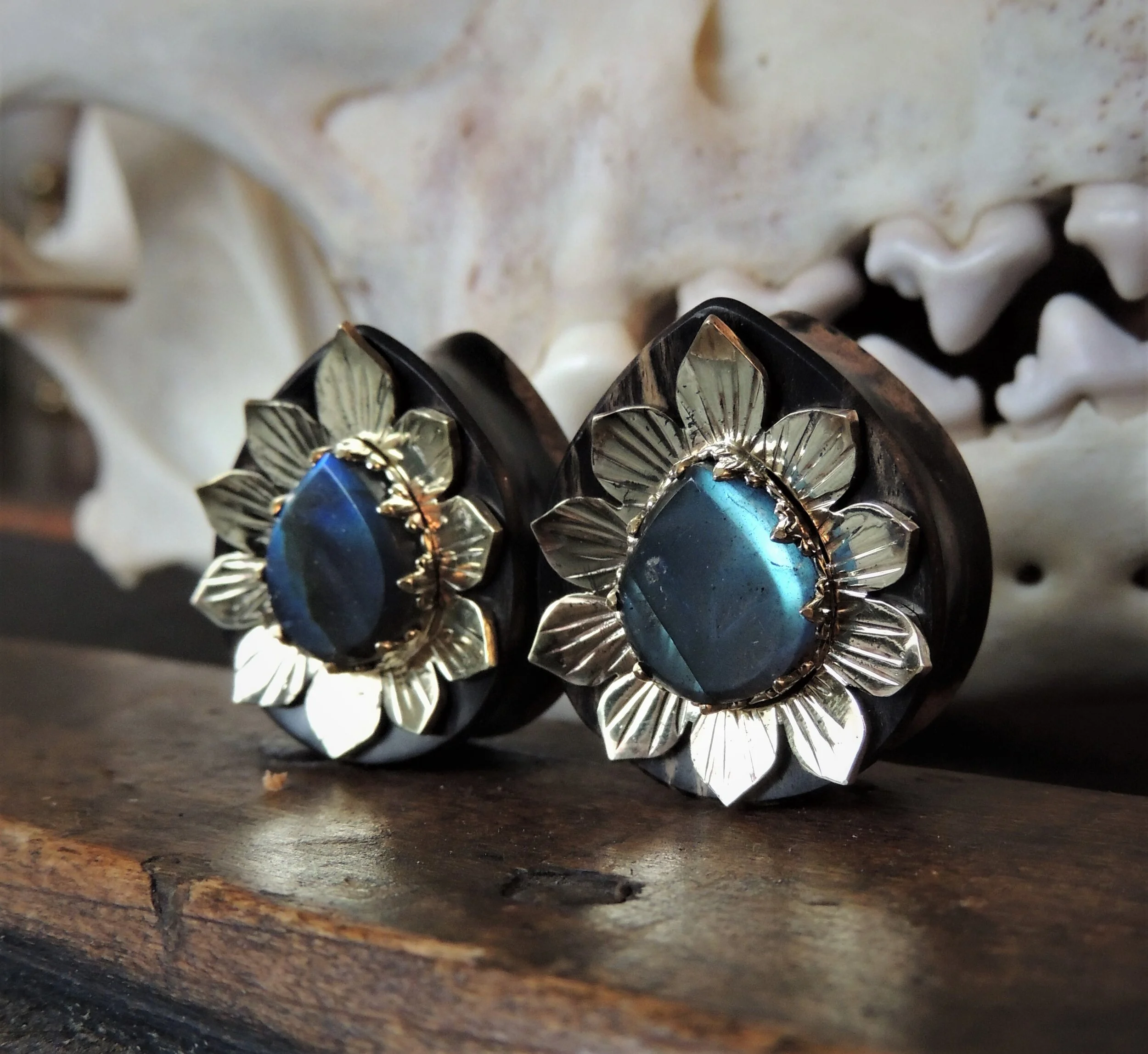 Ready Made - 1'' Lotus Teardrops