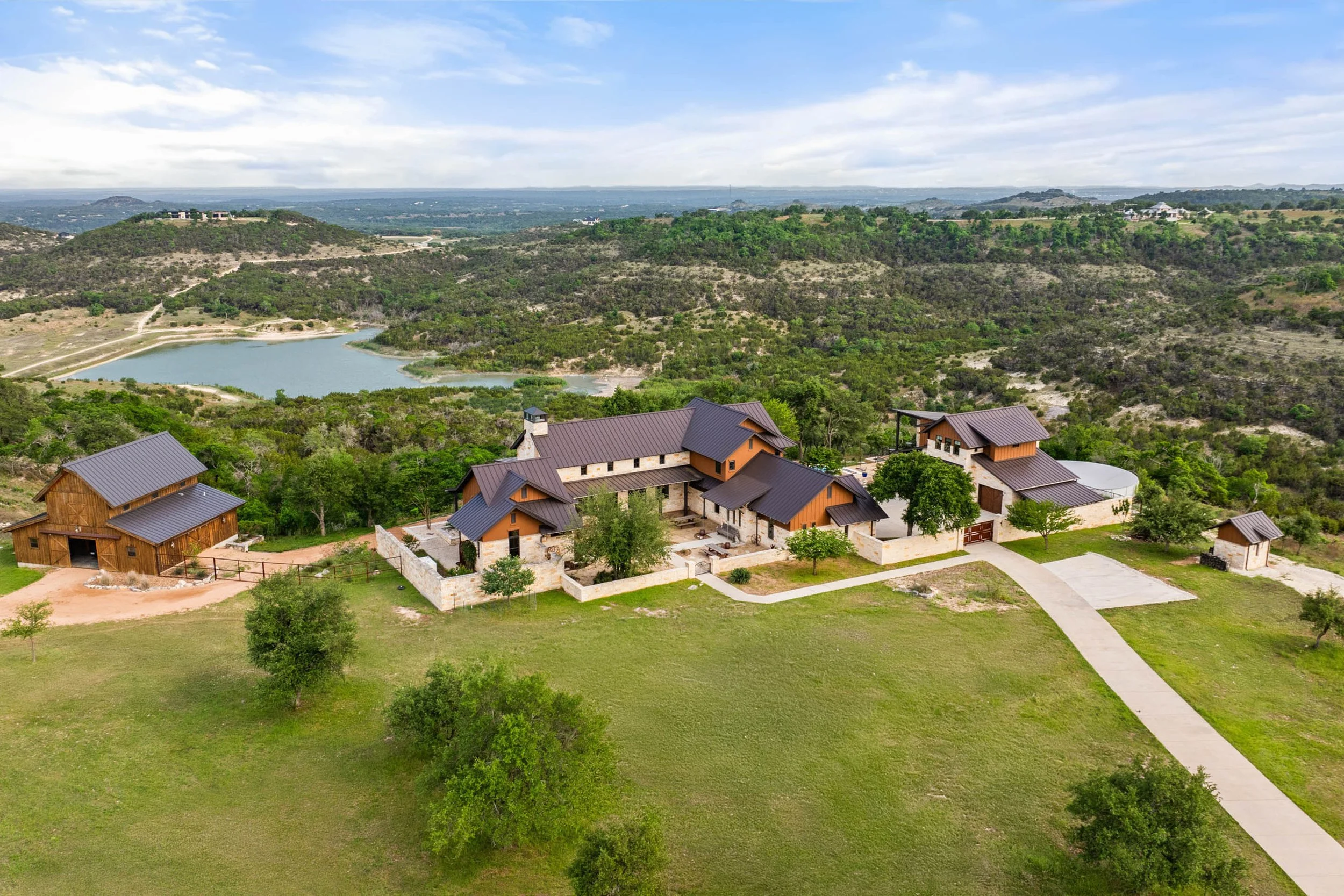 WATER'S EDGE RANCH | Blanco County