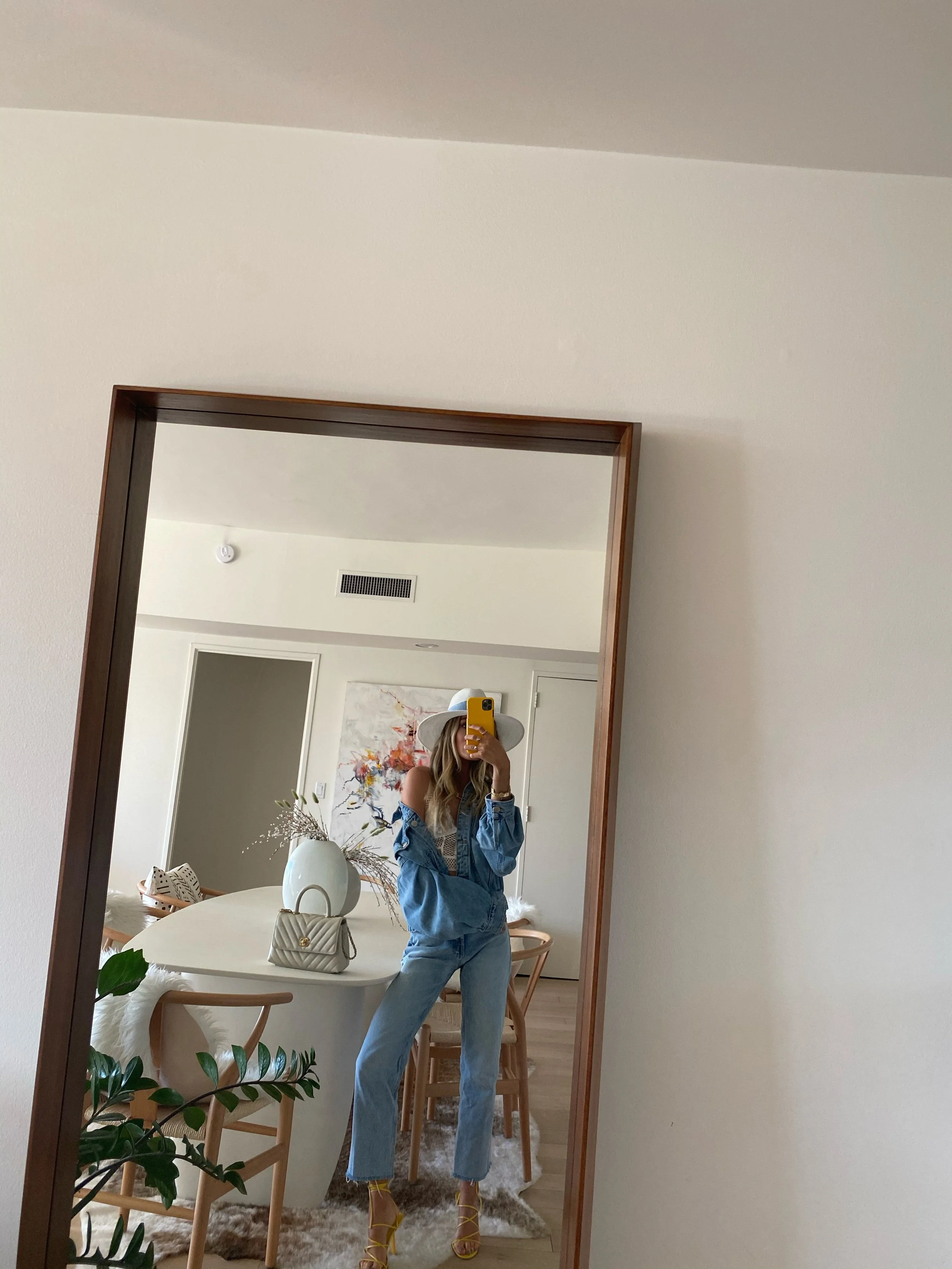 KittySchur_MirrorSelfieStyle.JPEG