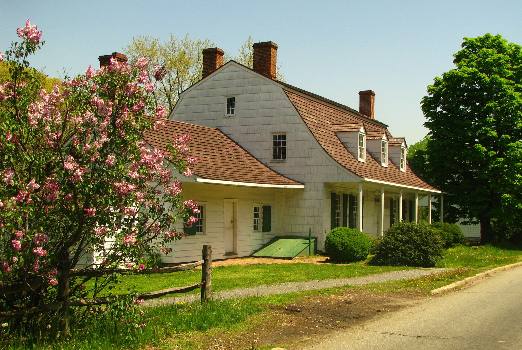 Guyon-Lake-Tysen House(C  1740 kitchen addition 1820s) (2).jpg