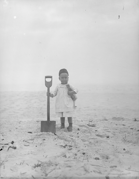  Oswald Austen at Bay Head, New Jersey. Photo by Peter Austen, probably 1889. 