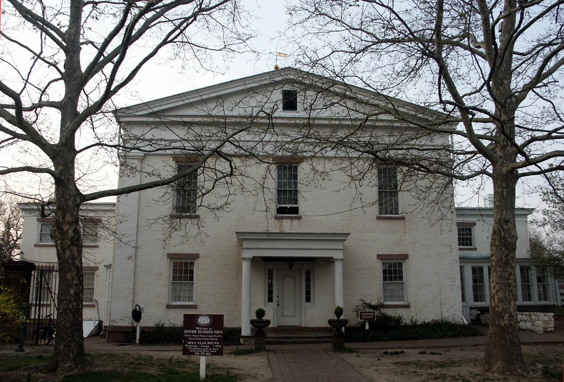 Rear of the Courthouse 4-20-05 657PM 1.JPG