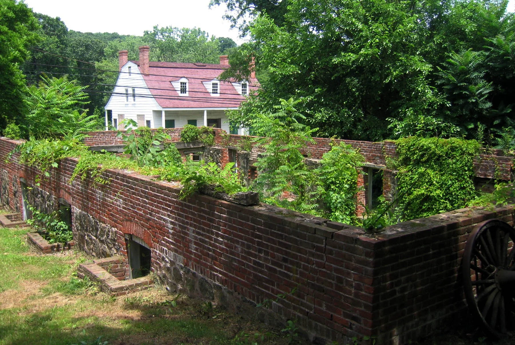 Carriage Factory and Crocheron  7-3-05 127PM 1.JPG