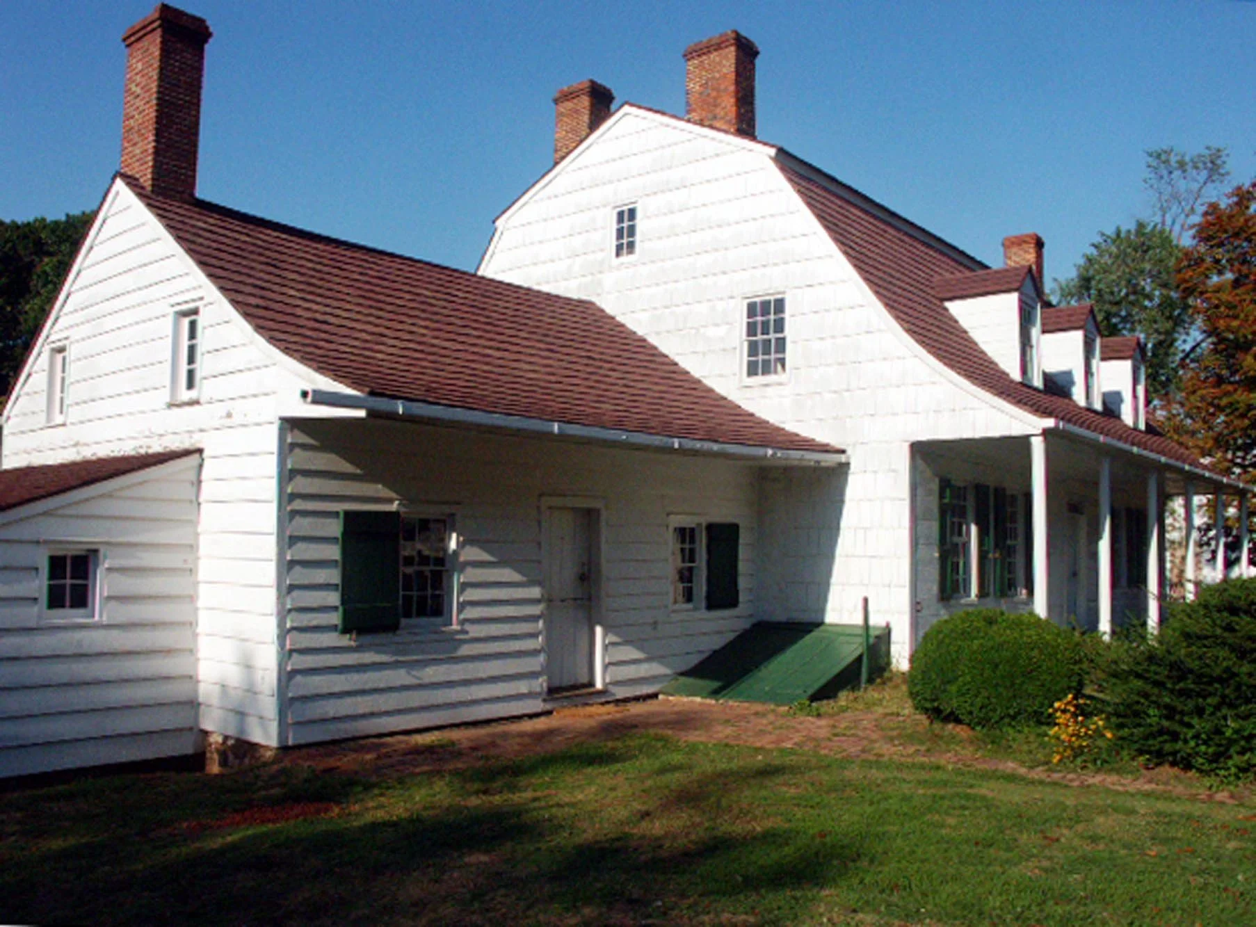 GLT - Exterior 9-7-05 502PM 1.JPG
