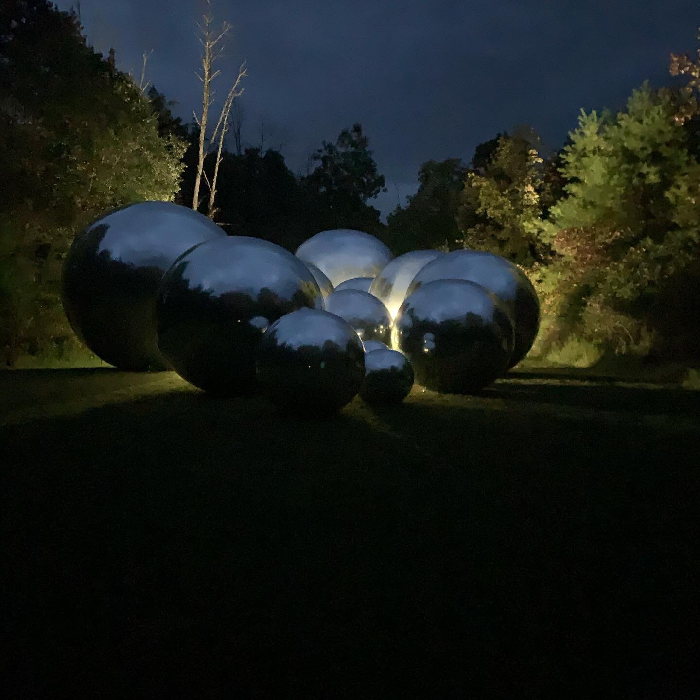 Had an inspiring day. Went to see Unfamiliar Bubble by @yellowstudionyc at the @millhook artists residency. Experienced an incredibly immersive work both during the day and at sunset. It was incredible. Check it out more info here https://unfamiliarb