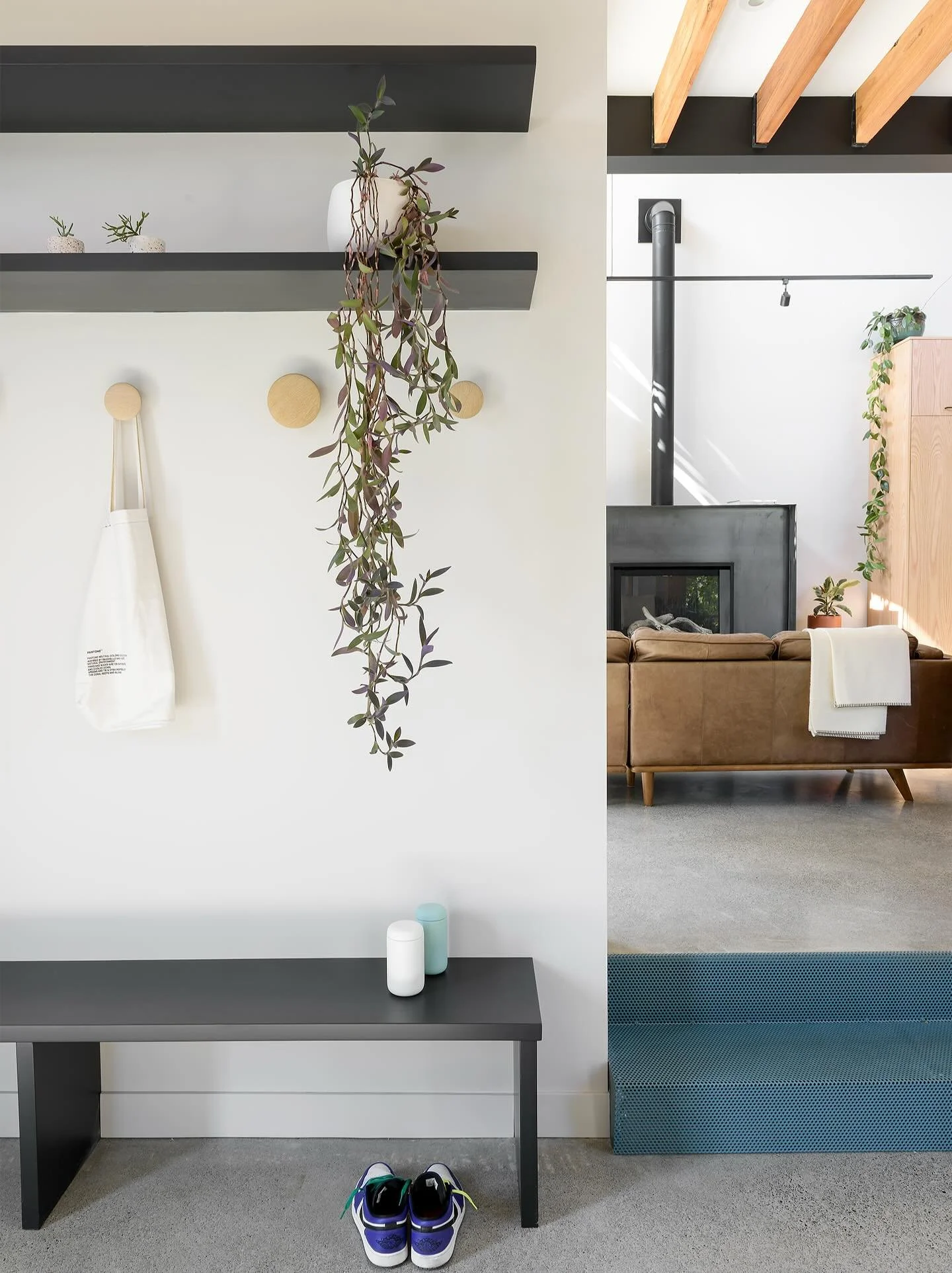 Happy back to school, sports, arts, and all extracurricular activities! 
.
photography @jodybeckphotography 
build @horizonpacificcontracting 
architecture @coastandbeam_architecture 
interior design @pamelabillinghurst_design 
.
#interiordesign #can