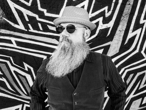 Justin Howl.. Live on the Lawn at PublicHouse! 