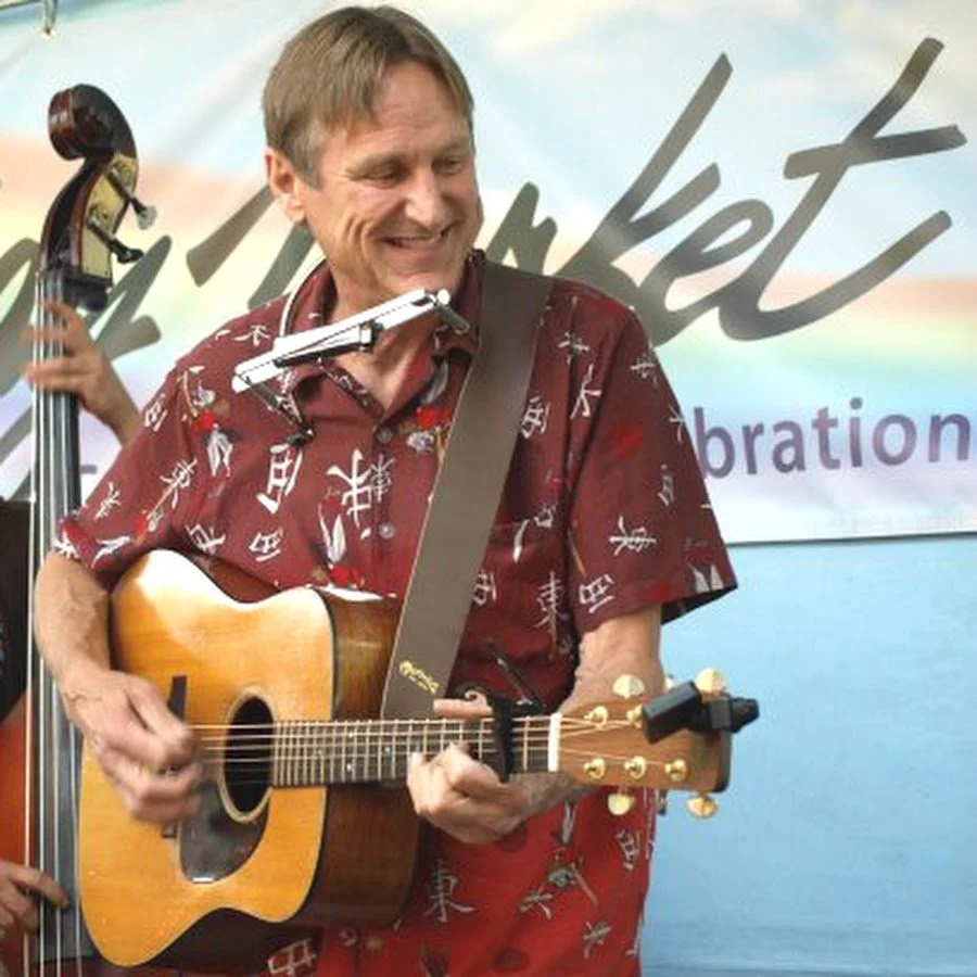 Ramblin' Robert and the McKenzie Drifters.. Live on the Lawn at PublicHouse