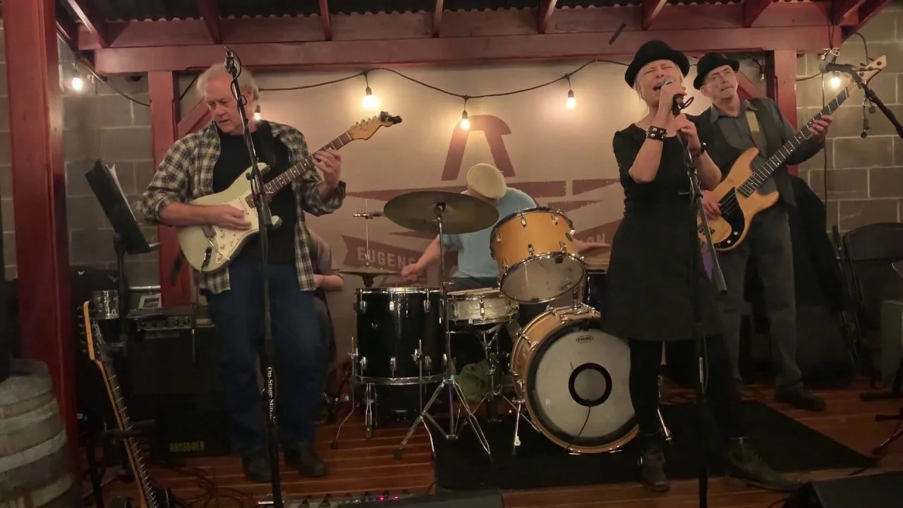 Anya Lecuyer &amp; Friends live on the lawn at PublicHouse