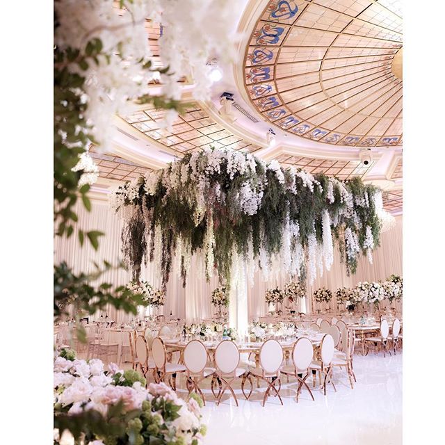 I still believe in fairytales #KatMinassiEvents Design, Styling and Coordination @katminassievents |Floral @tictockflorals |Rental @rentalavenue @upstage_av_and_lighting @untamedproduction |Photo @renezadoriphotography |Cake @rafispastry |Entertainme