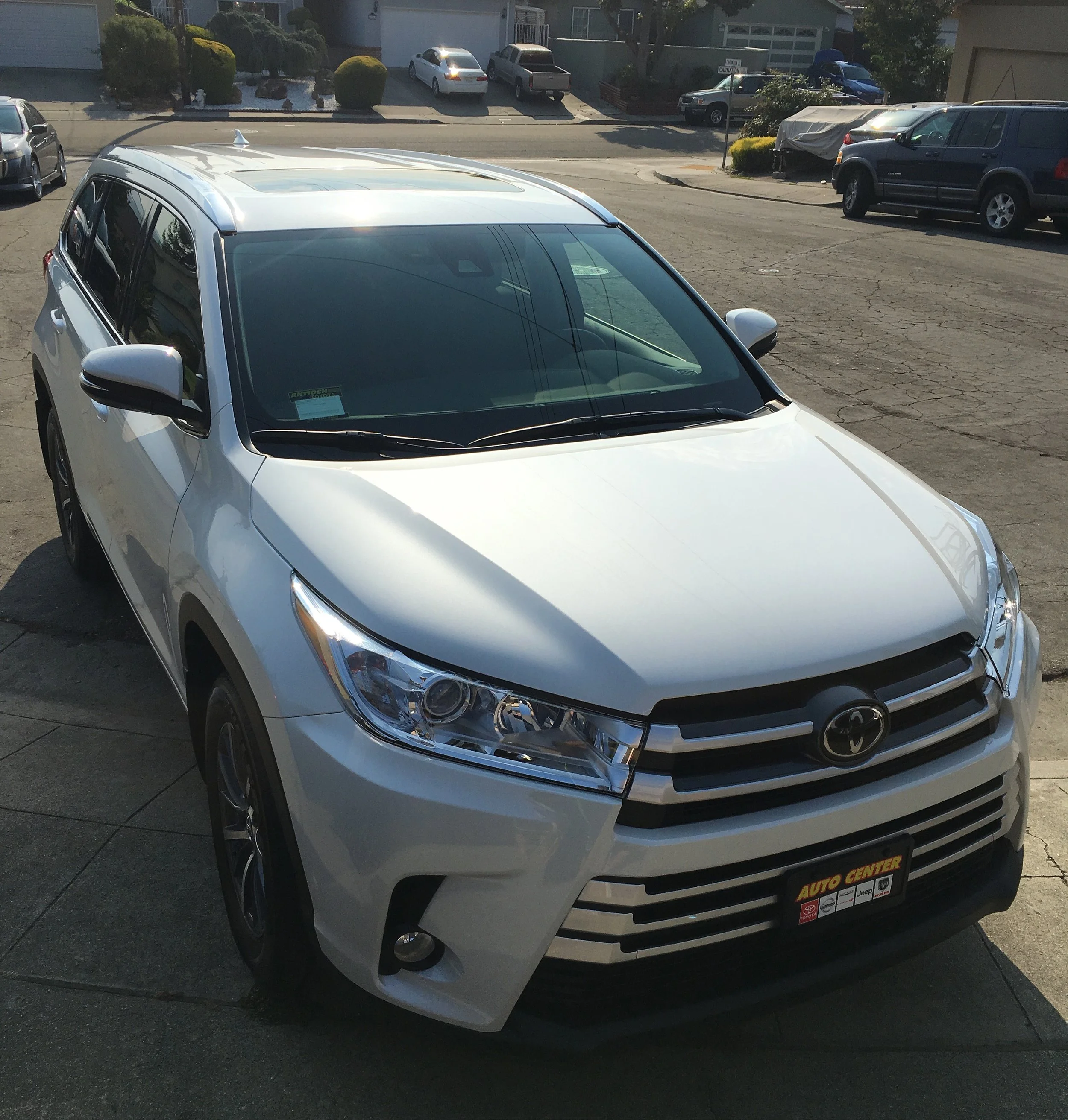 2017 Toyota Highlander XLE (White)