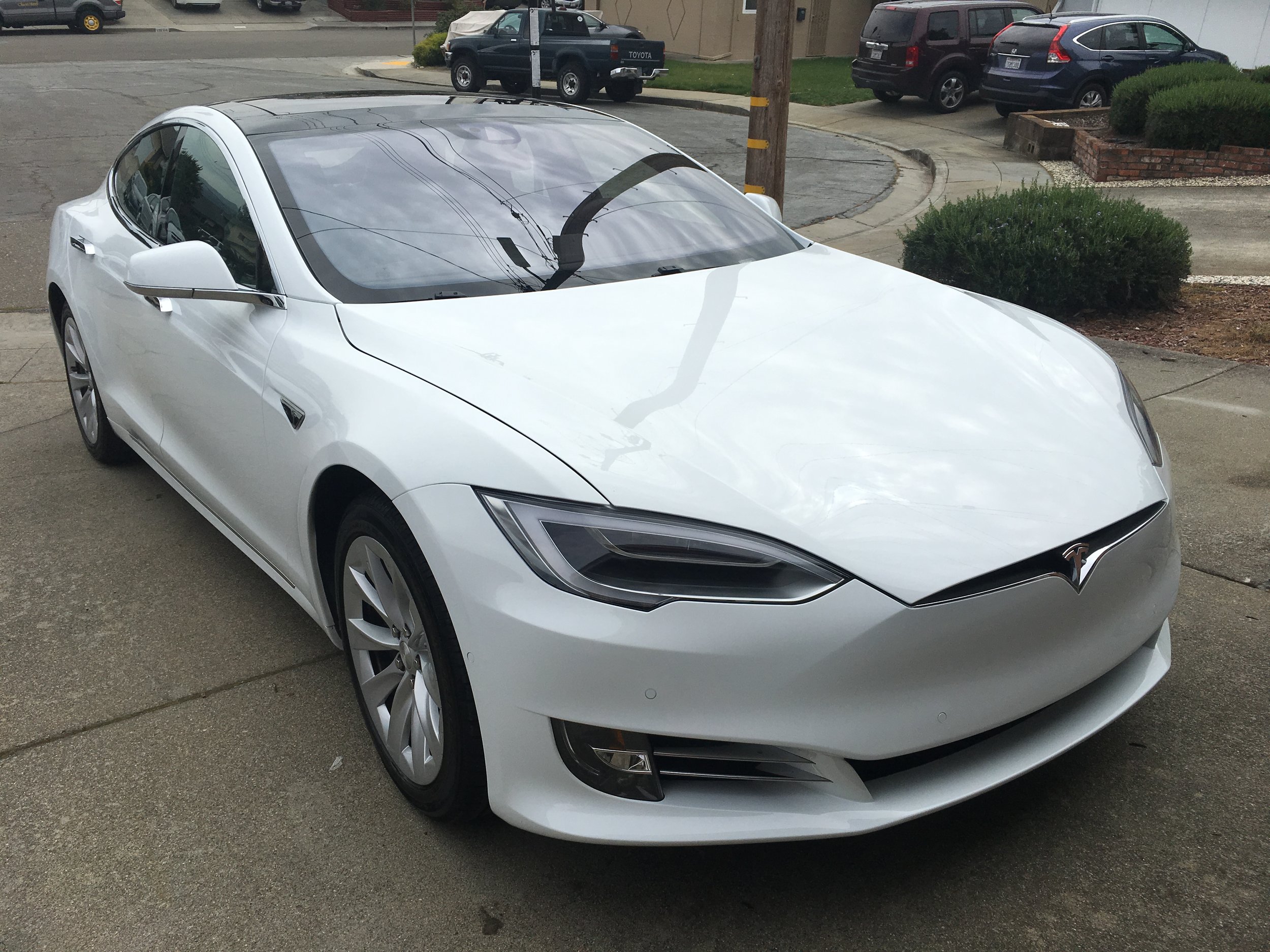 2016 Tesla Model S (White)