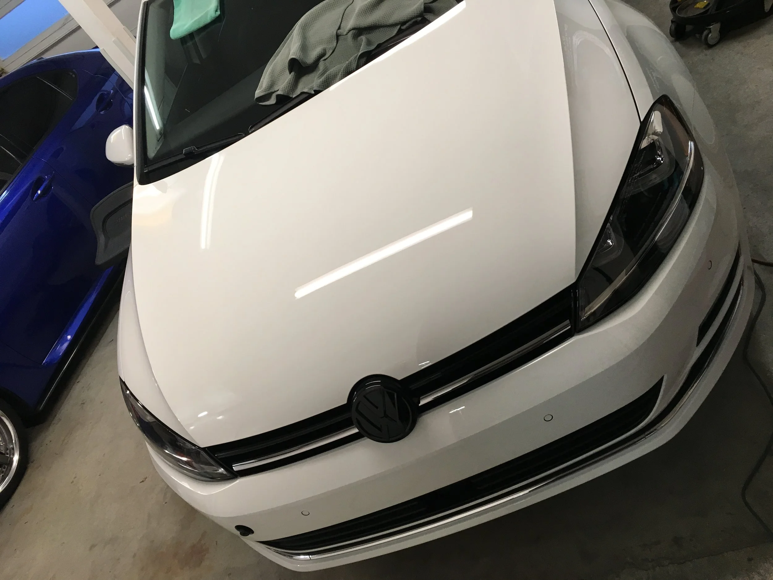 2016 Volkswagen Golf Wagon (White)