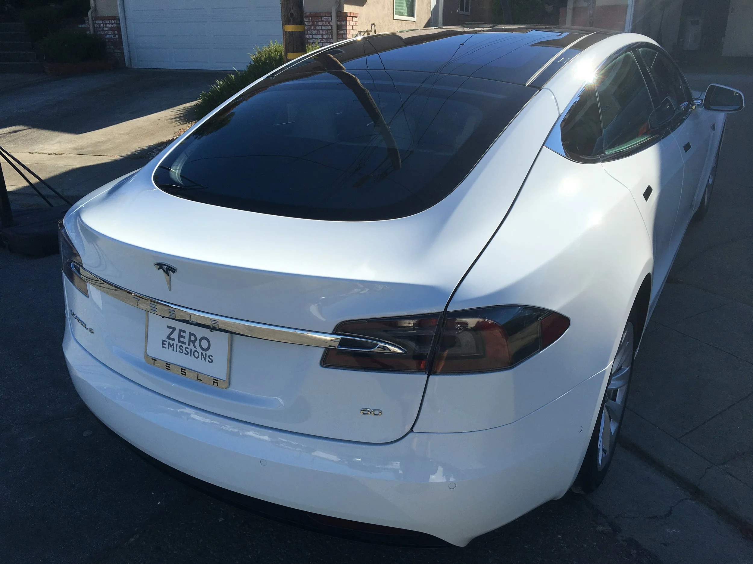 2016 Tesla Model S (White)