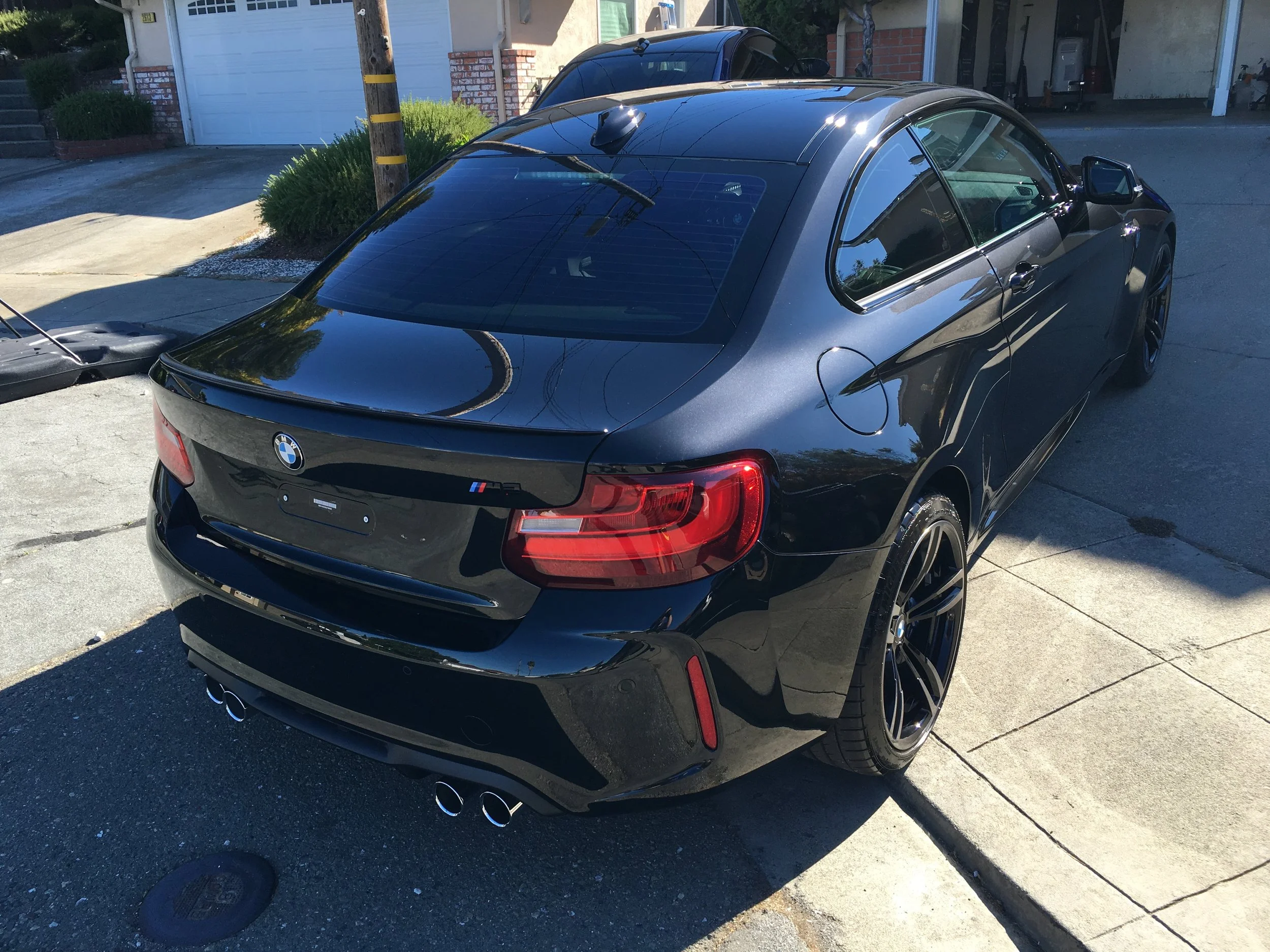 2016 BMW M2 (Sapphire Black Metallic)
