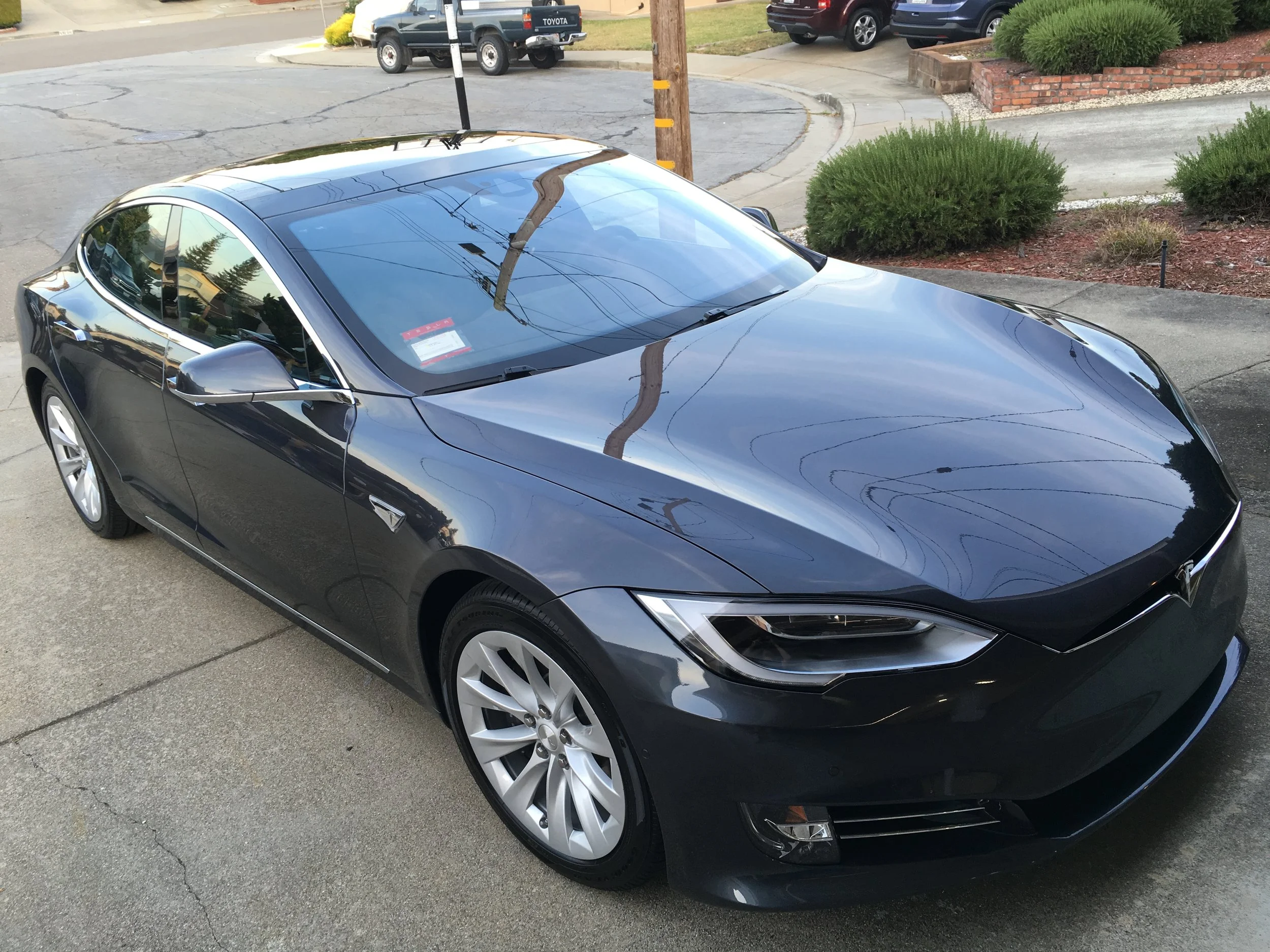 2017 Tesla Model S (Grey)