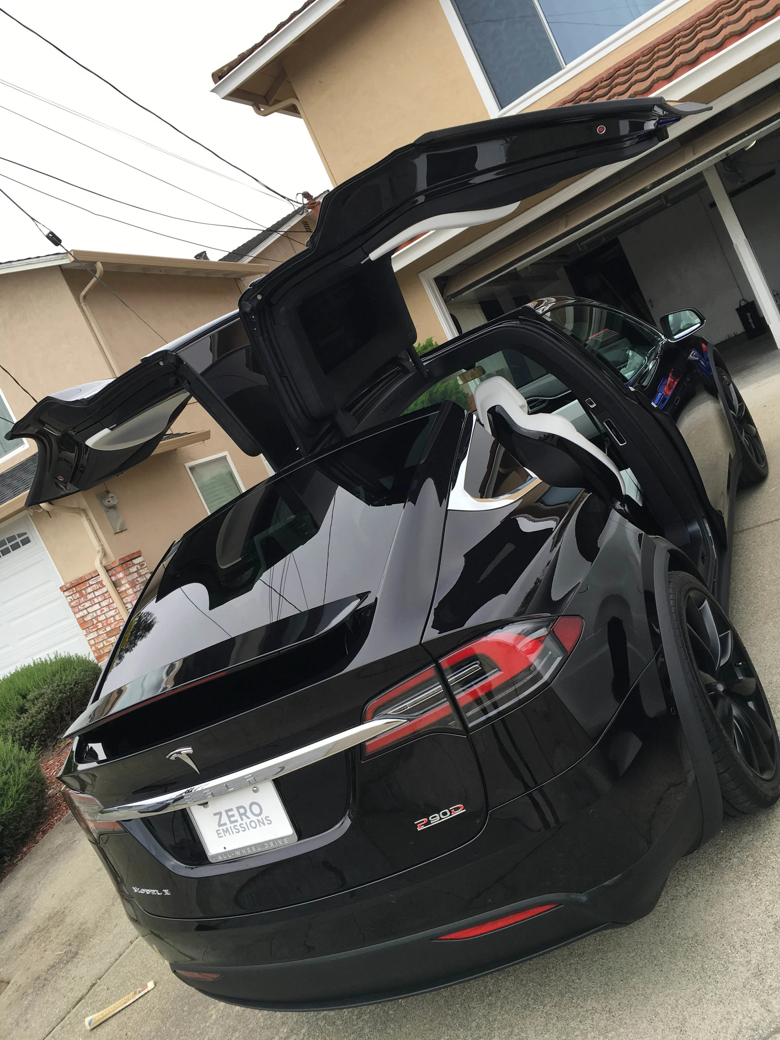 2016 Tesla Model X (Black Metallic)