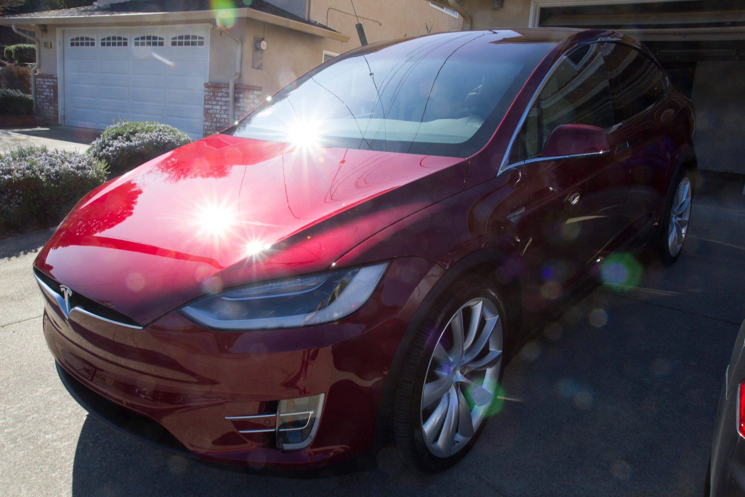 2016 Tesla Model X (Signature Red)